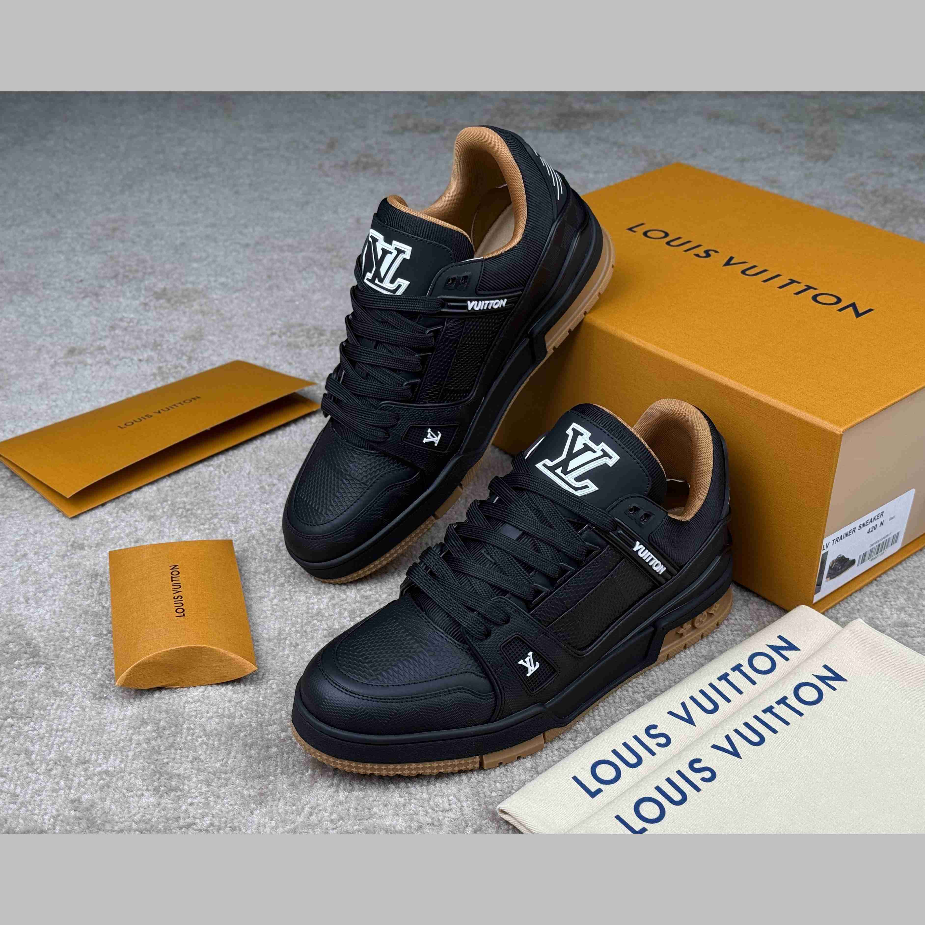 Louis Vuitton LV Trainer Sneaker   1AHTT5 - DesignerGu
