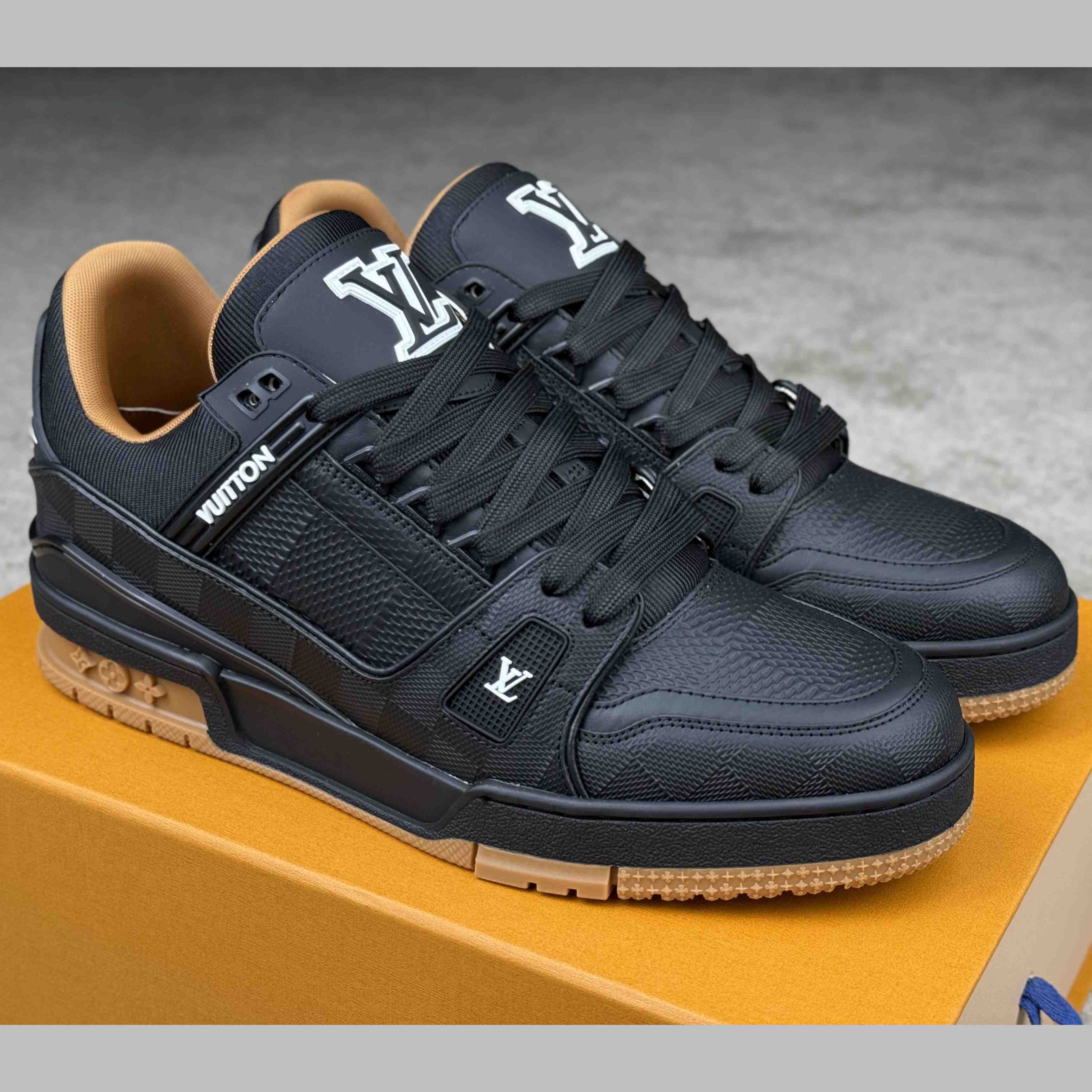 Louis Vuitton LV Trainer Sneaker   1AHTT5 - DesignerGu