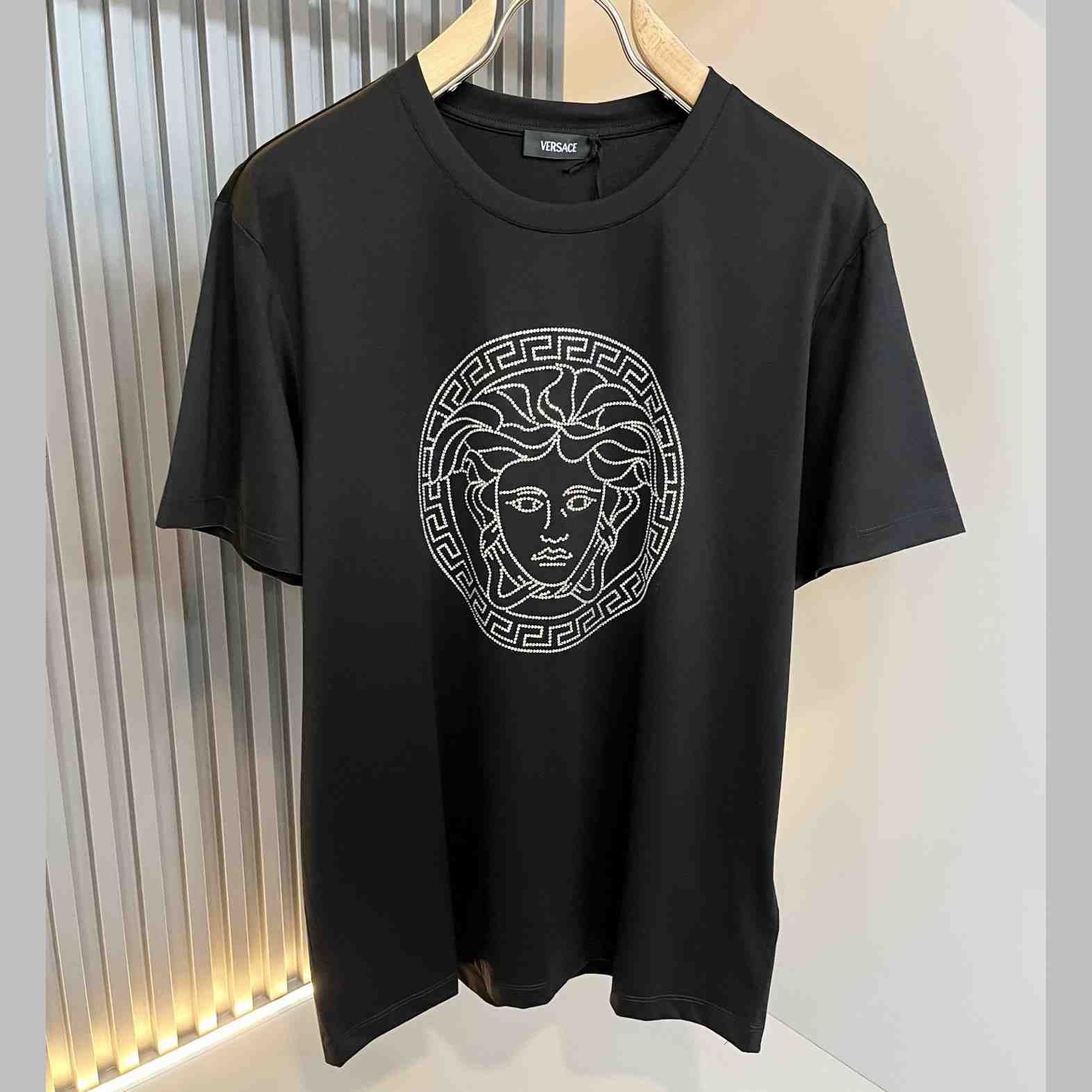 Versace Medusa T-shirt - DesignerGu