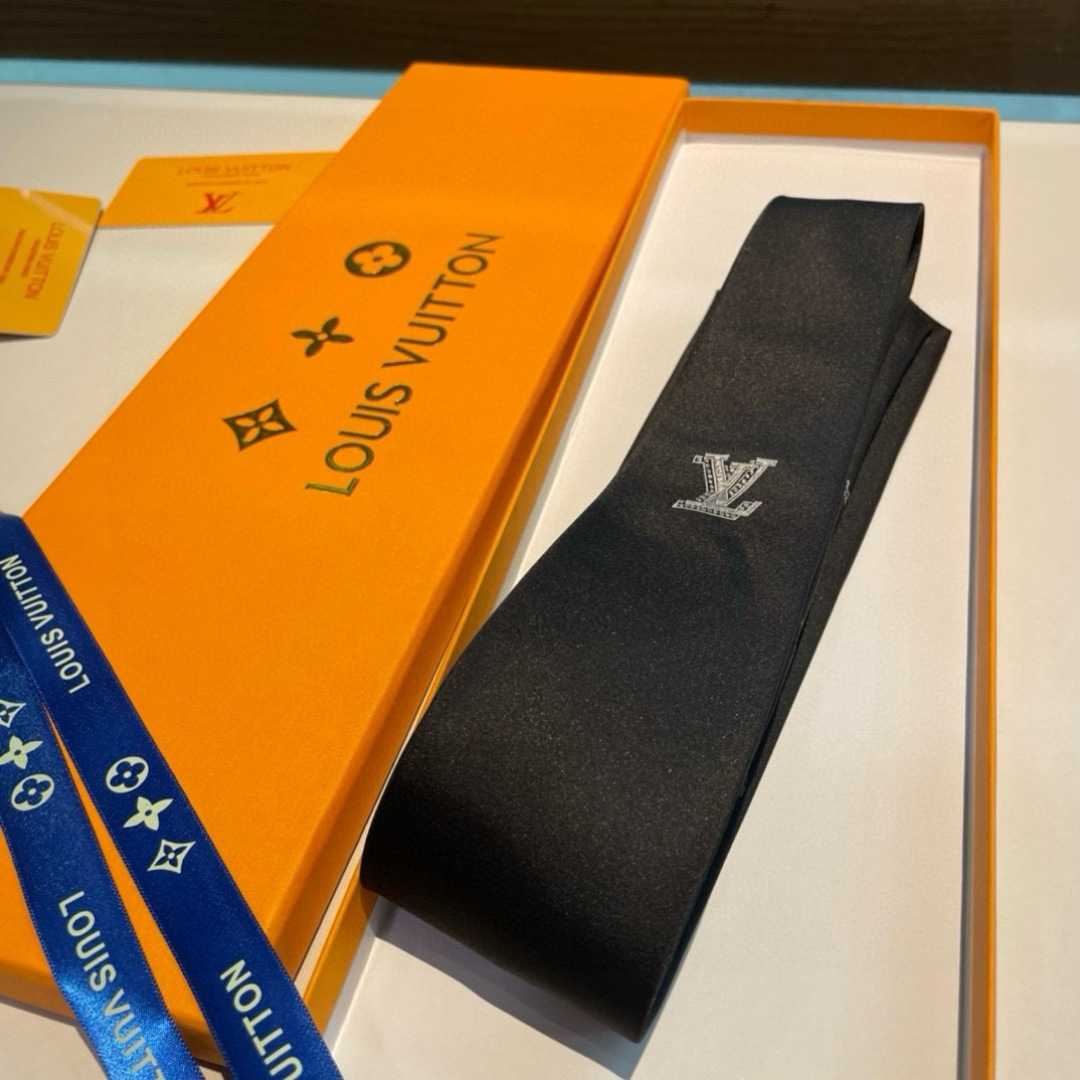 Louis Vuitton Tie - DesignerGu