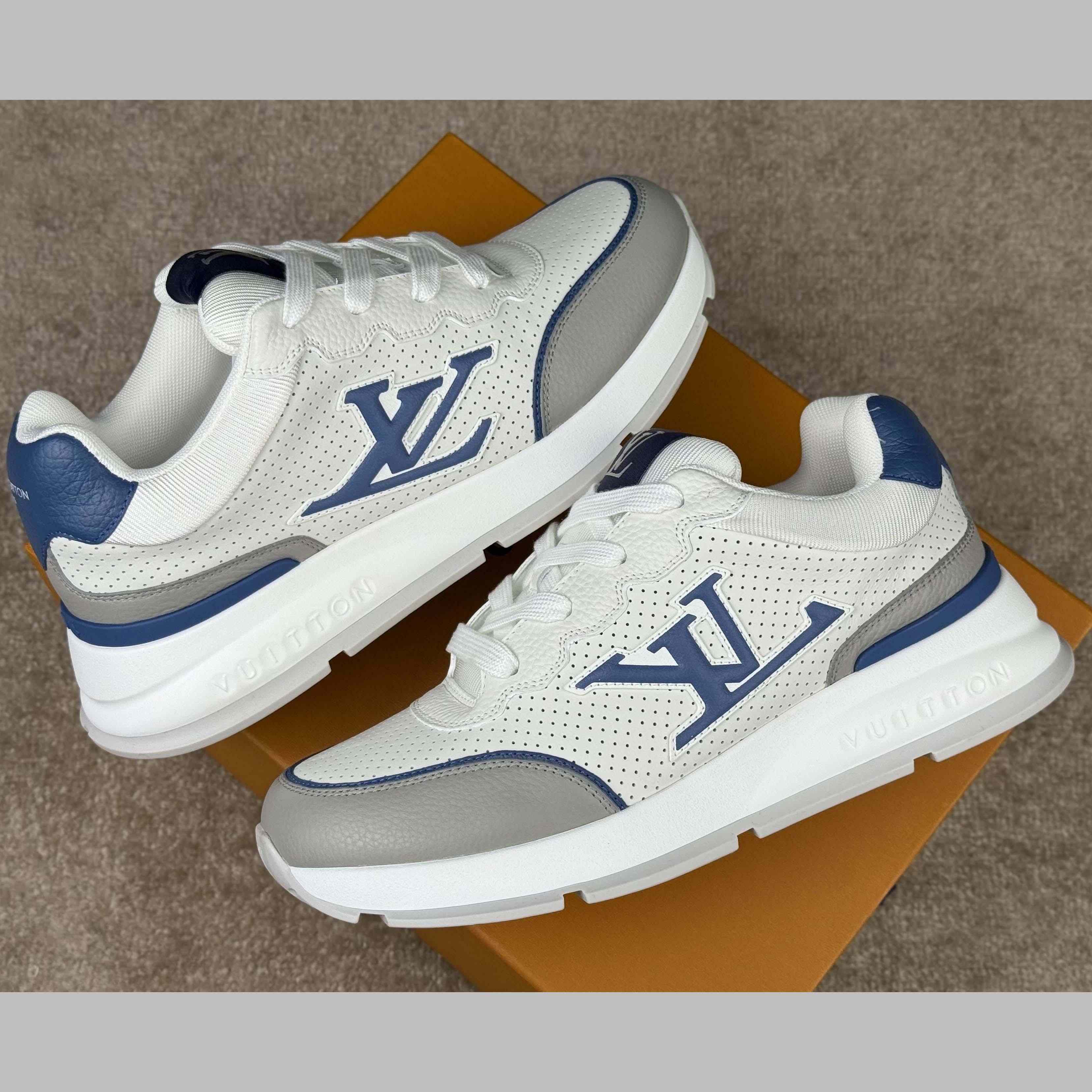 Louis Vuitton LV Classic Sneaker   1AHSV0 - DesignerGu