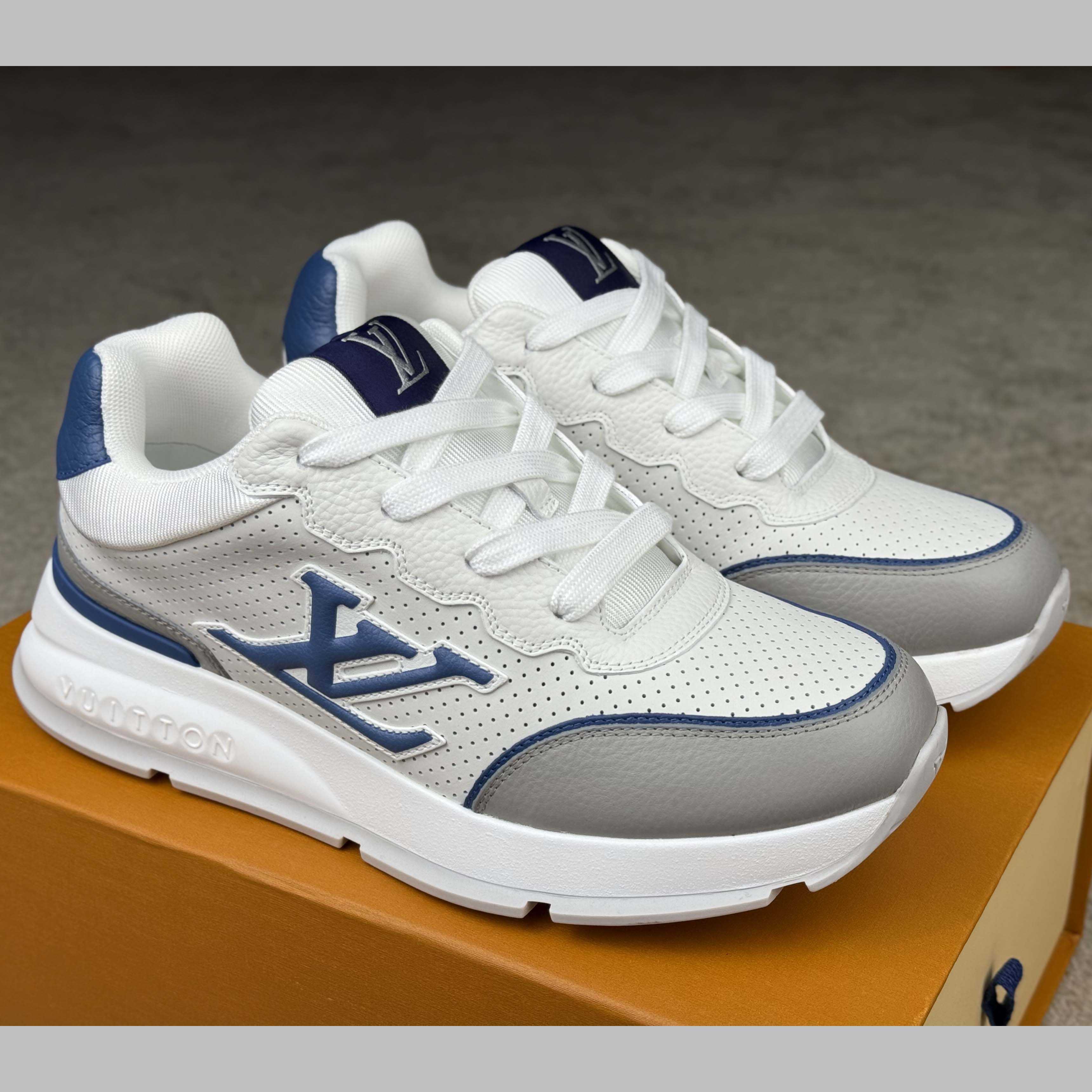 Louis Vuitton LV Classic Sneaker   1AHSV0 - DesignerGu