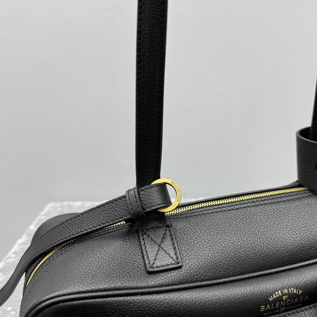 Balenciaga Carrie Bowling Bag Small In Black - DesignerGu