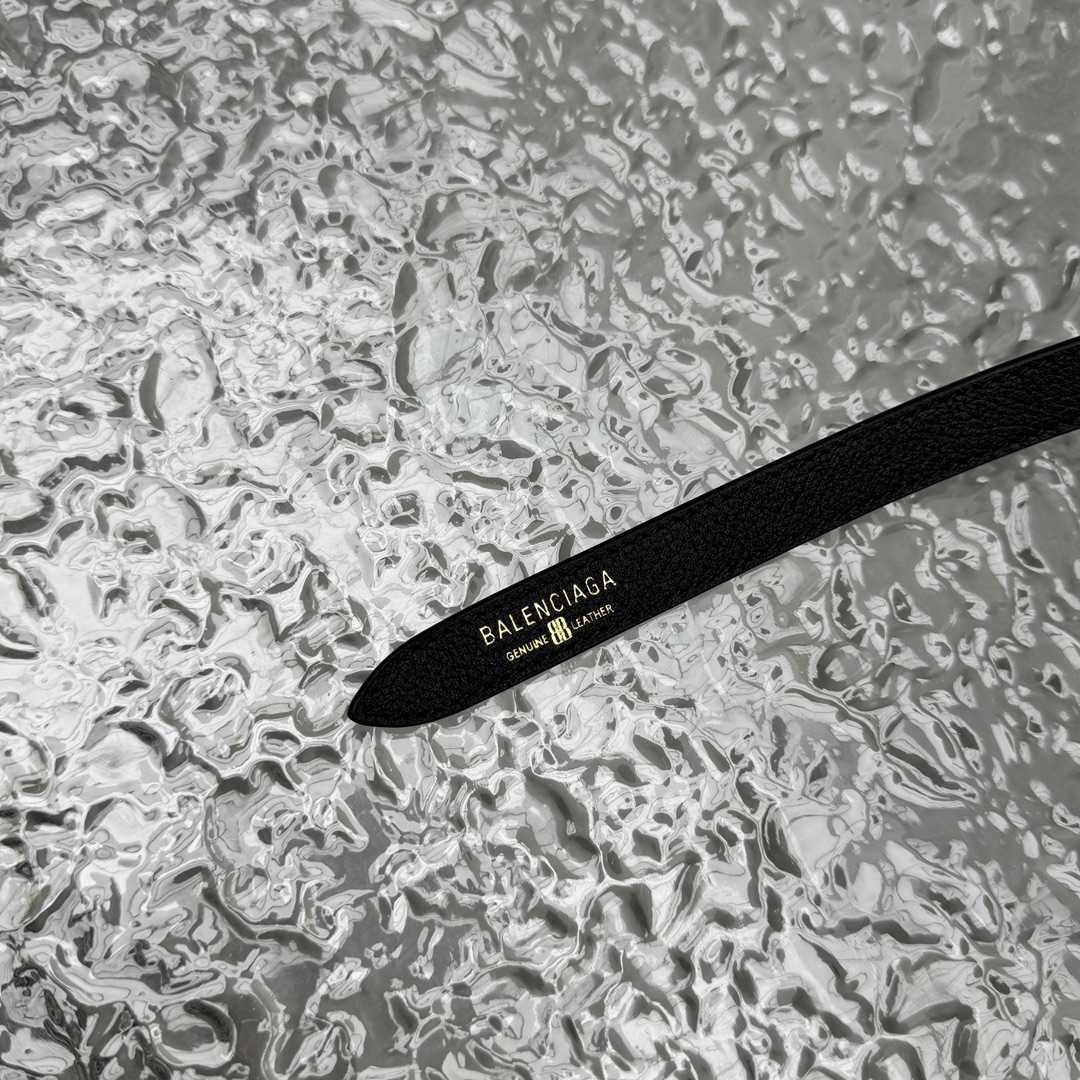 Balenciaga Carrie Bowling Bag Small In Black - DesignerGu