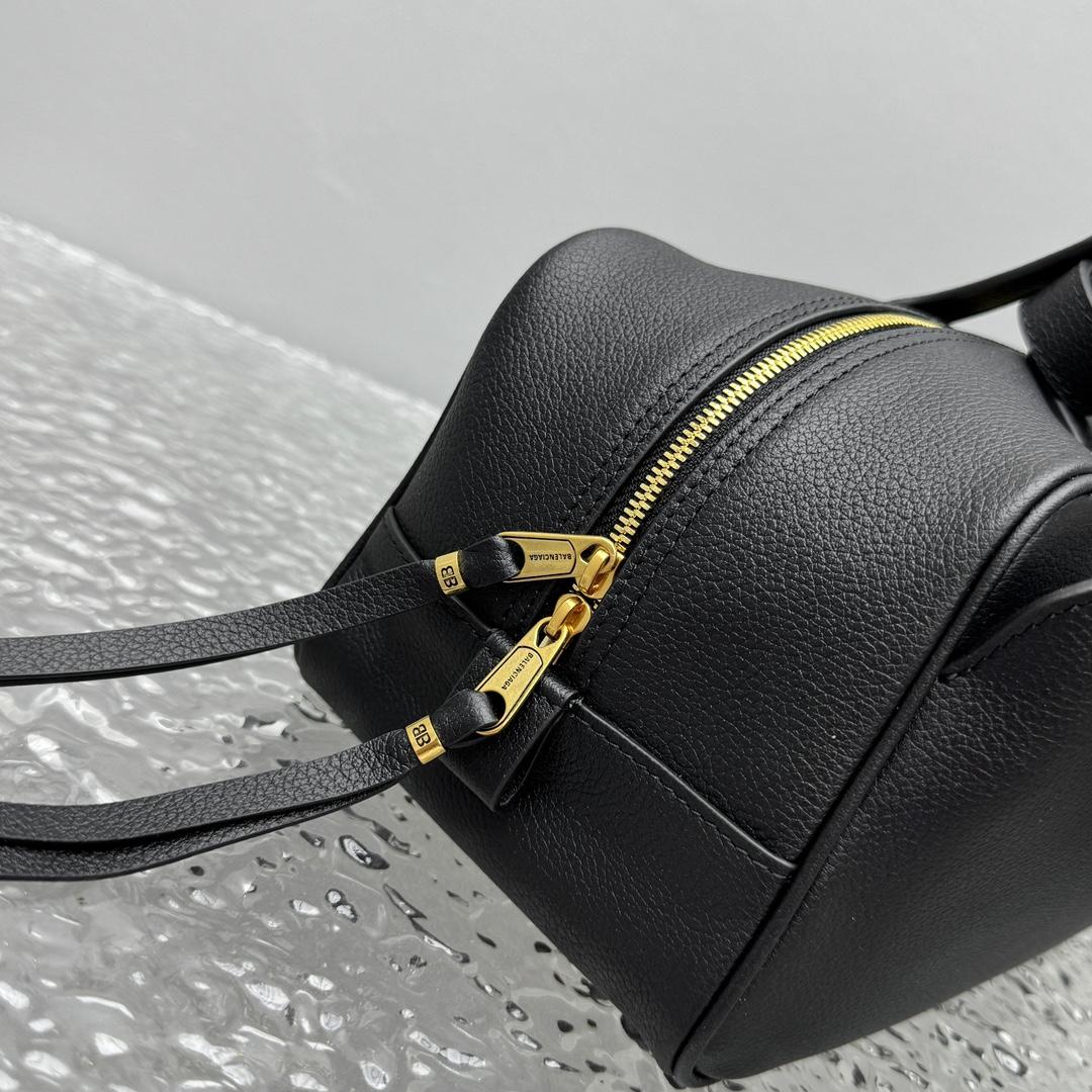 Balenciaga Carrie Bowling Bag Small In Black - DesignerGu