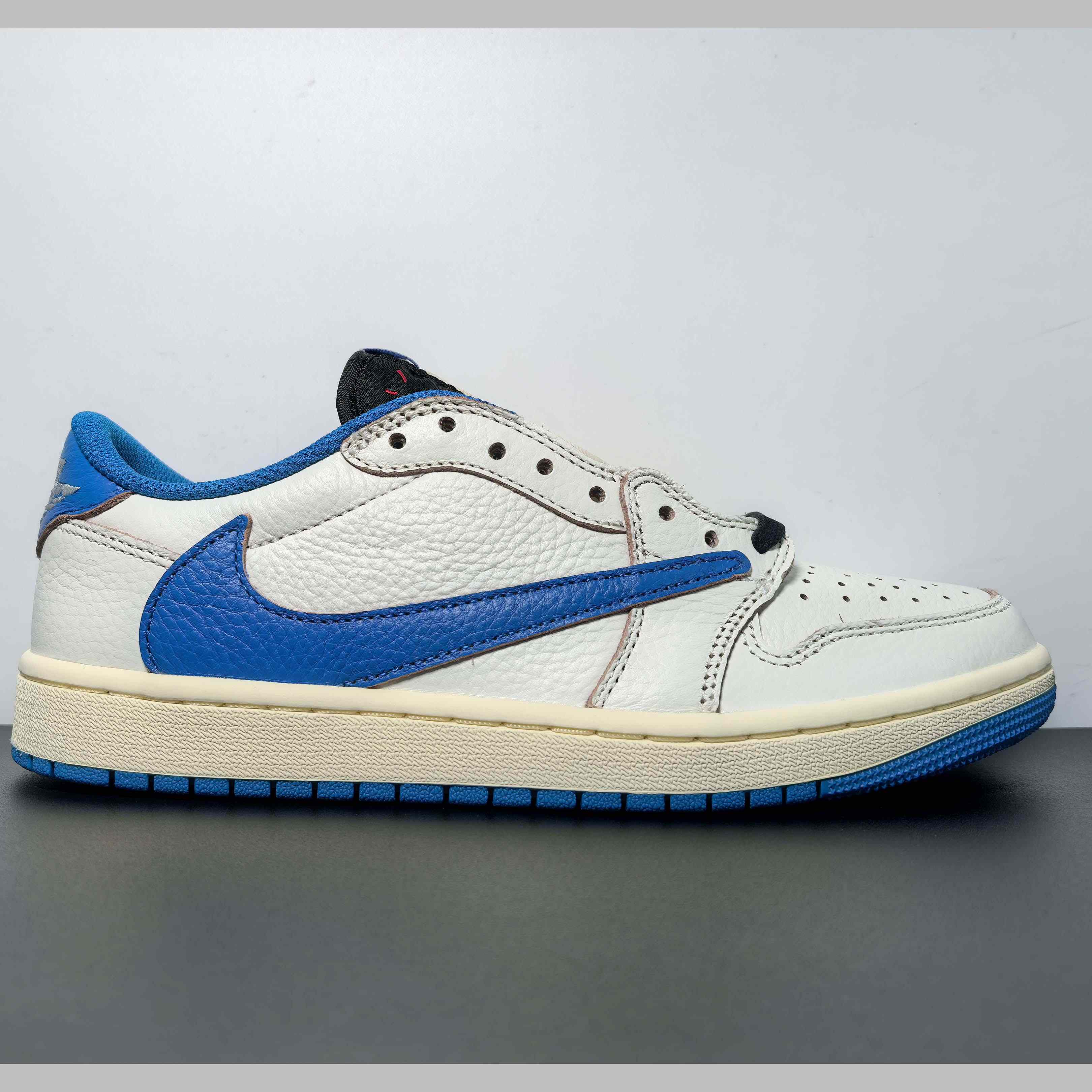 ​Travis Scott x Fragment x Air Jordan 1 Low OG Sneaker    DM7866-104 - DesignerGu