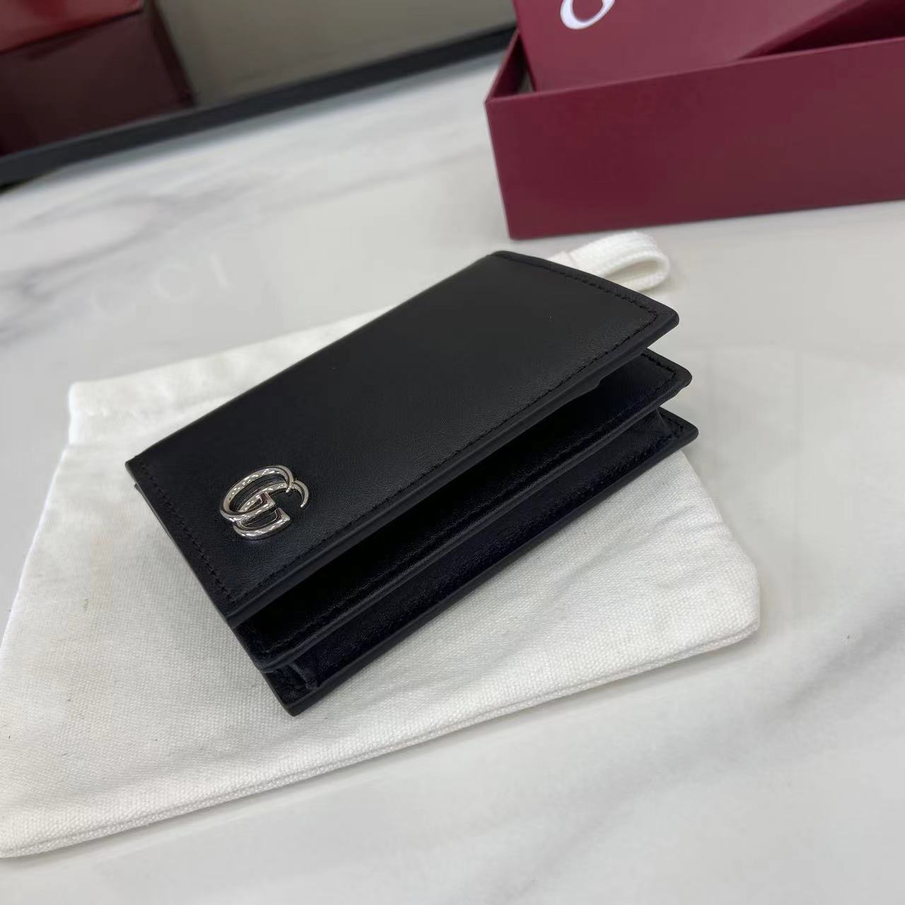 Gucci GG Marmont Bi-fold Card Case - DesignerGu