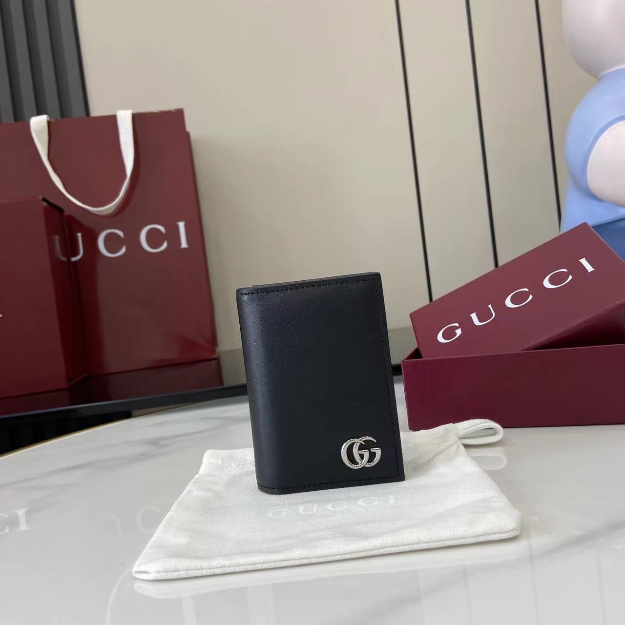 Gucci GG Marmont Bi-fold Card Case - DesignerGu