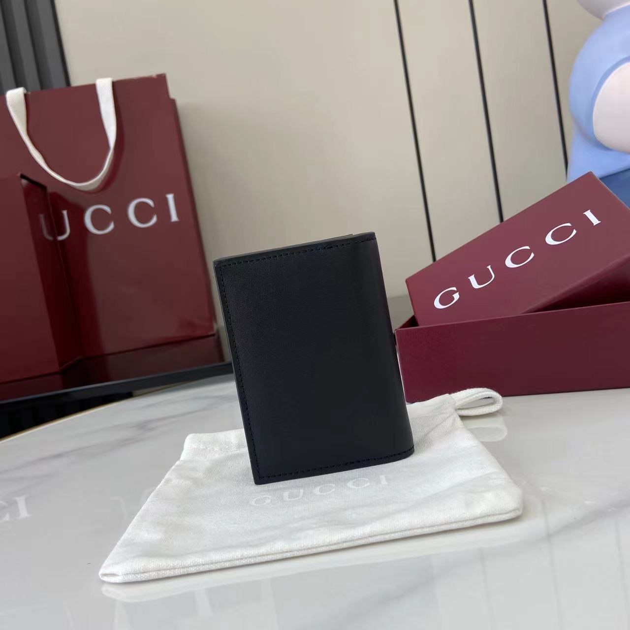 Gucci GG Marmont Bi-fold Card Case - DesignerGu