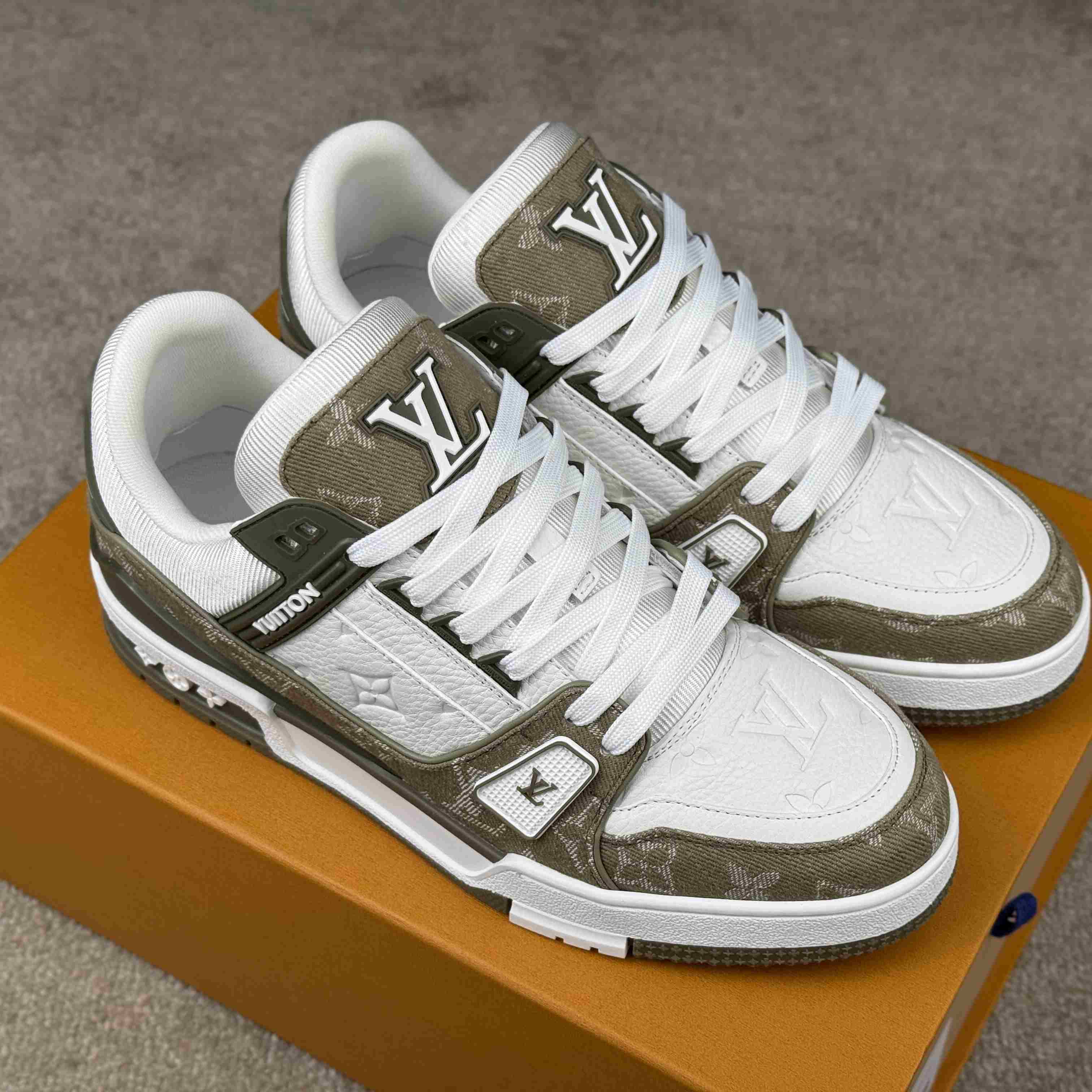 Louis Vuitton LV Trainer Sneaker   1AILAR - DesignerGu