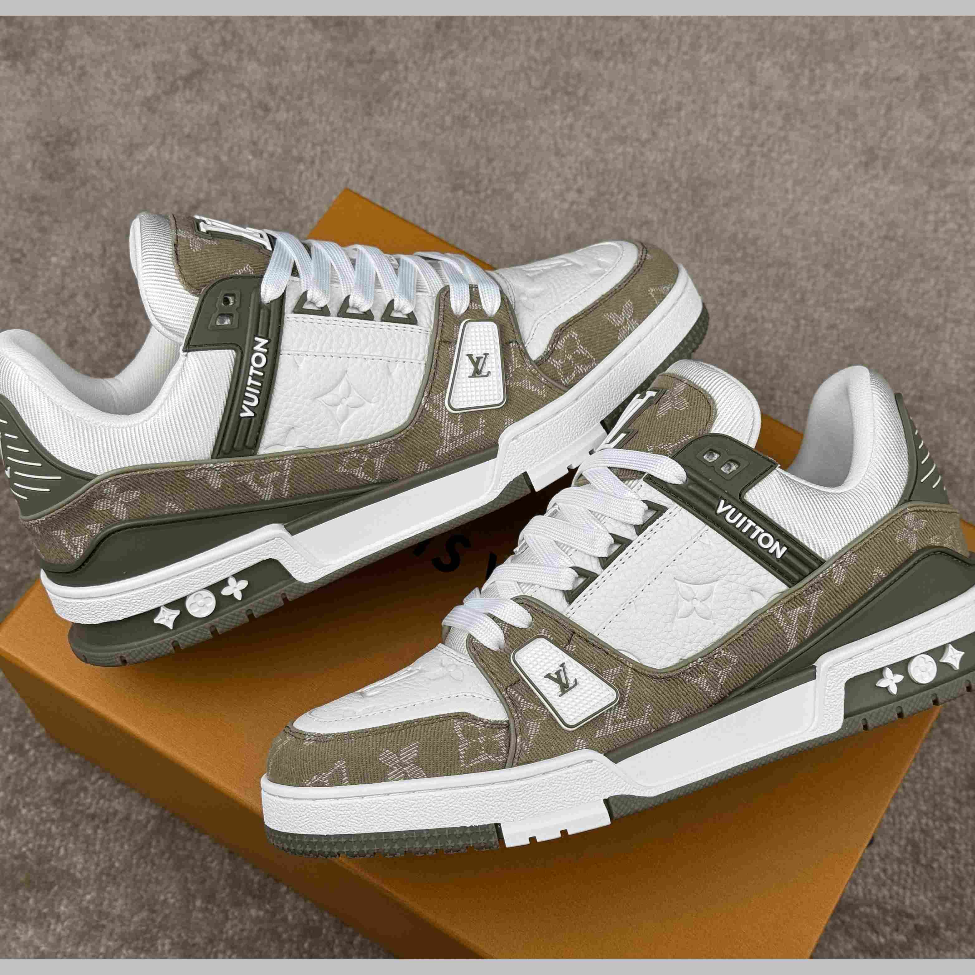 Louis Vuitton LV Trainer Sneaker   1AILAR - DesignerGu