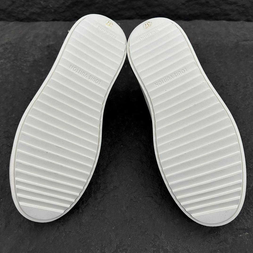 Louis Vuitton Time Out Sneaker   - DesignerGu