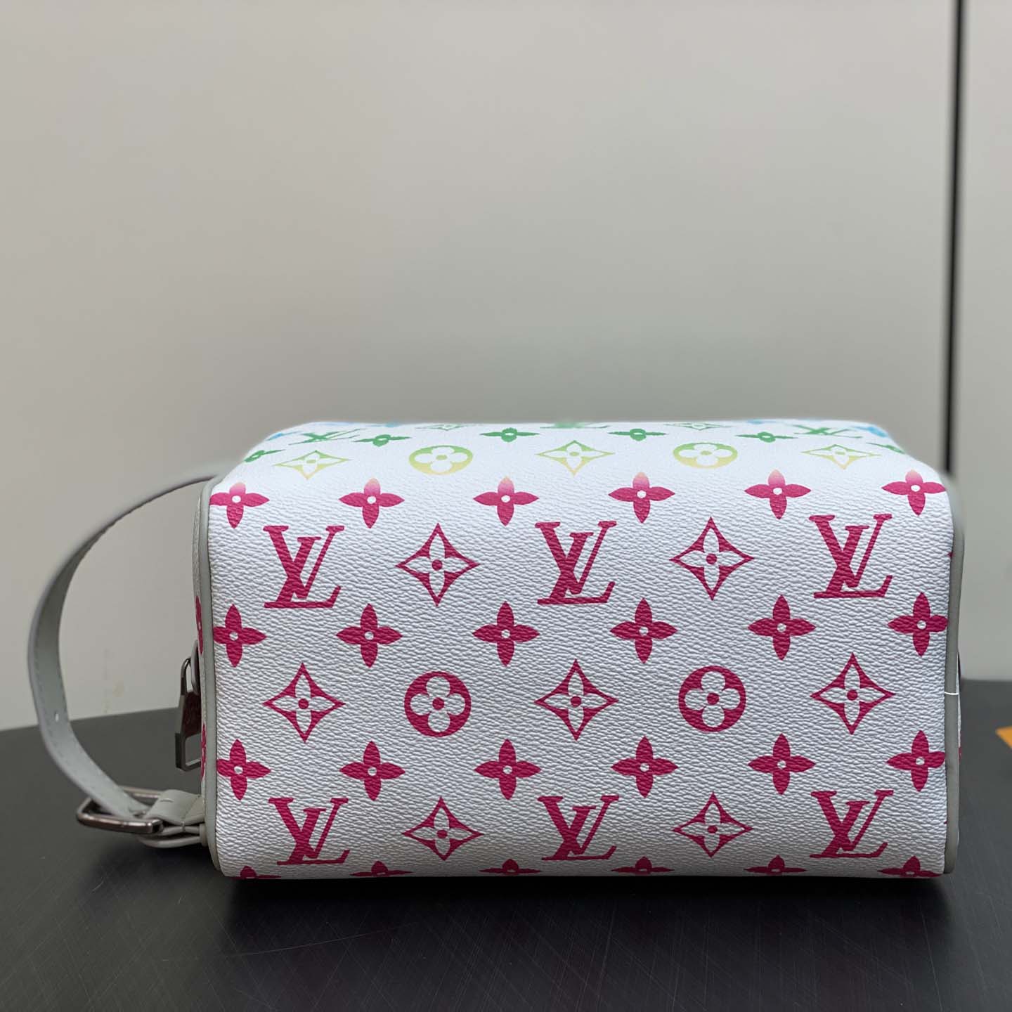 Louis Vuitton Dopp Kit   (23×13×12cm)  M14034 - DesignerGu