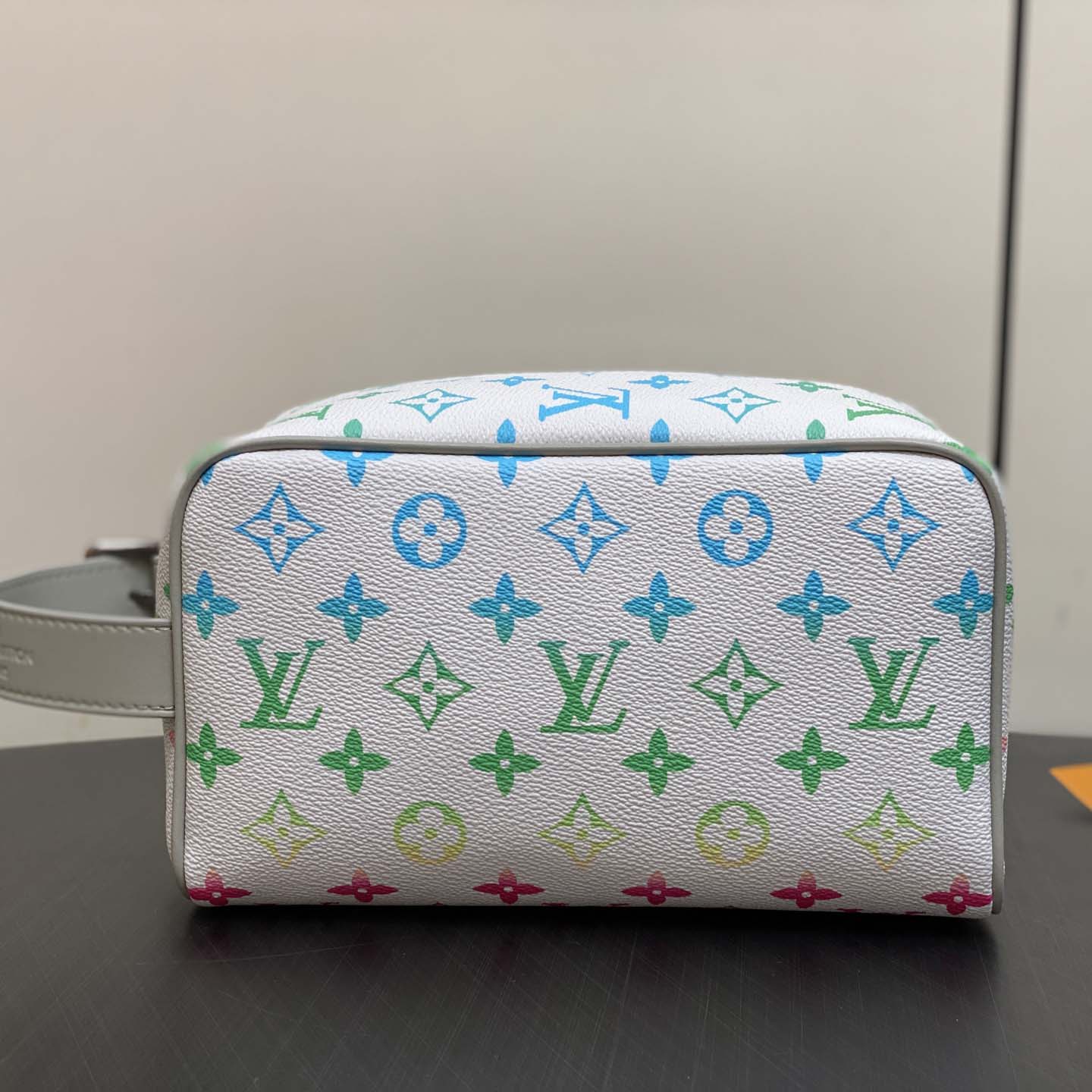 Louis Vuitton Dopp Kit   (23×13×12cm)  M14034 - DesignerGu