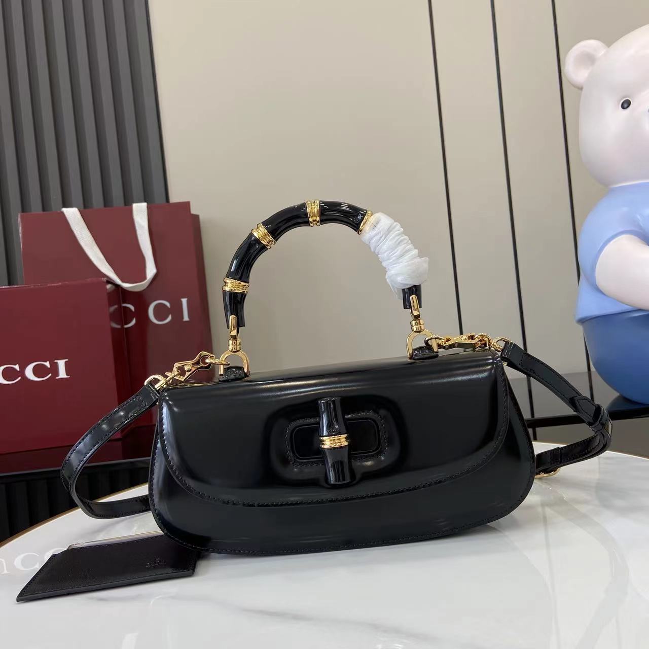 Gucci Bamboo DIva Medium Bag - DesignerGu