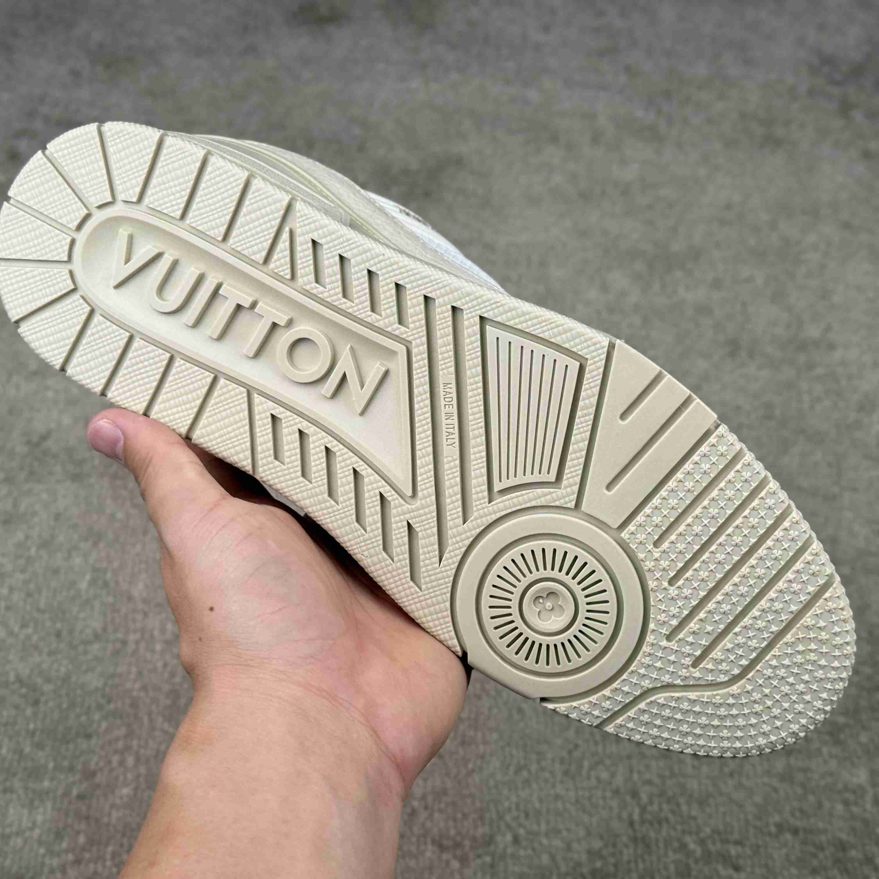 Louis Vuitton LV Trainer Sneaker   1AHTM5 - DesignerGu