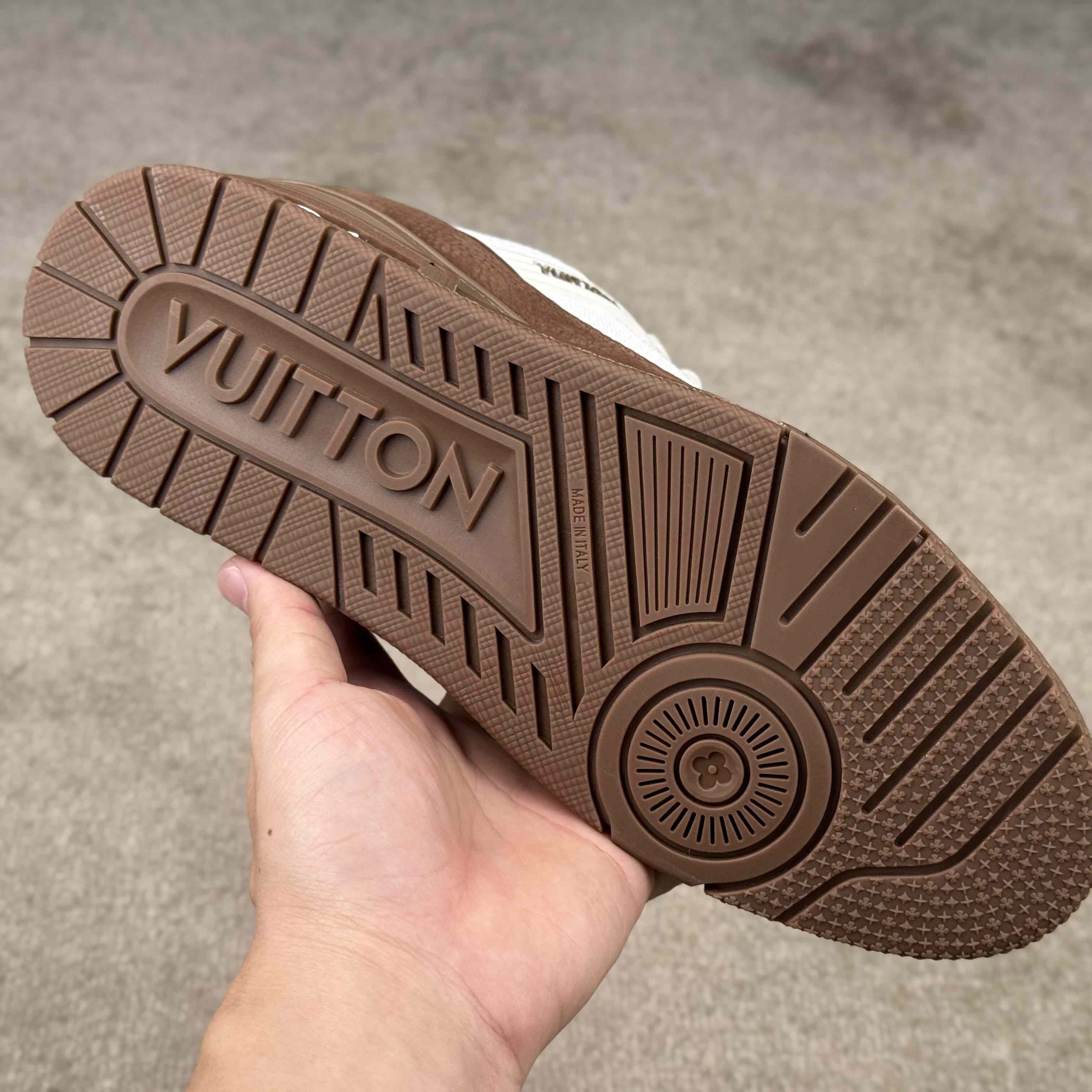 Louis Vuitton LV Trainer Sneaker   1AHTLL - DesignerGu