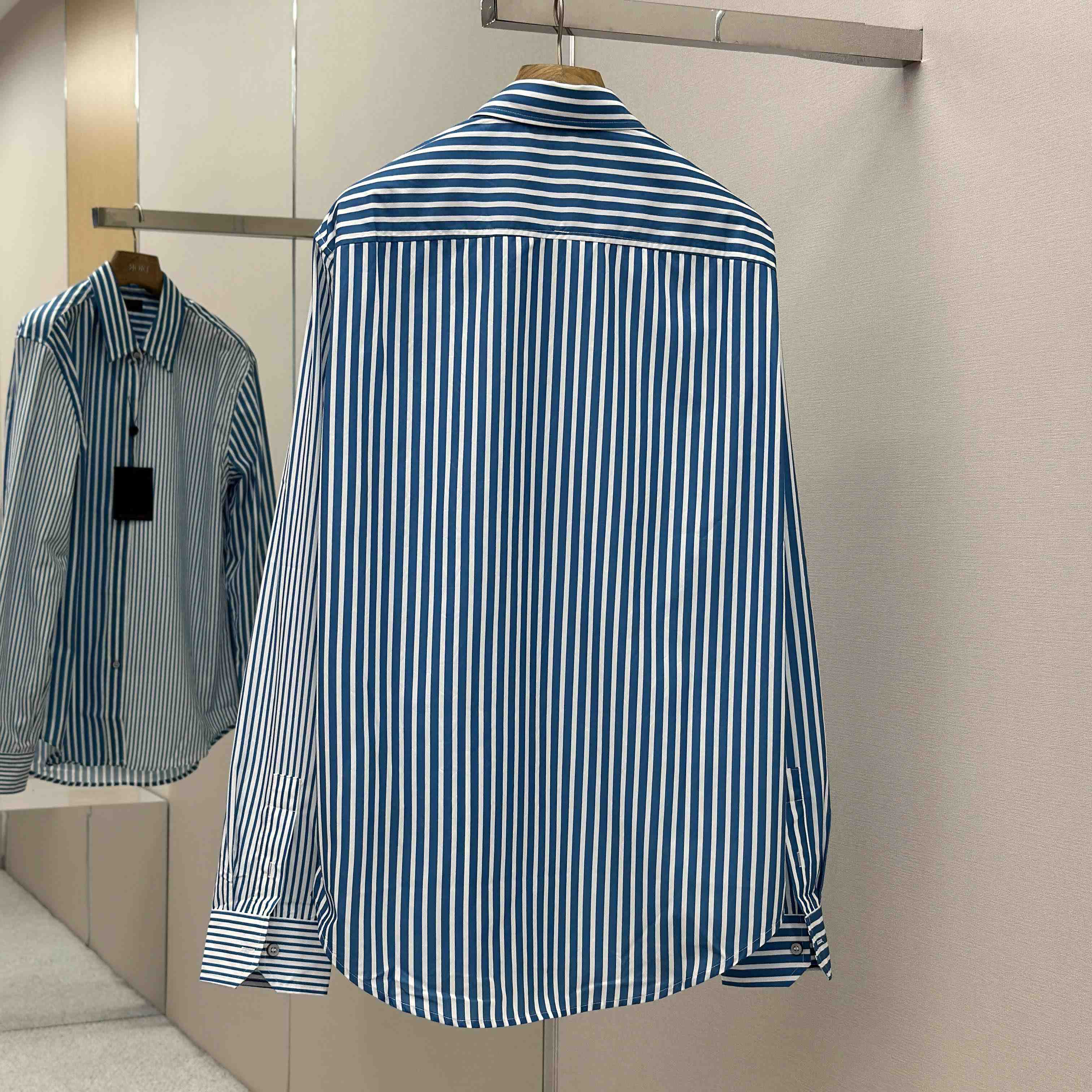 Louis Vuitton Monogram Patchwork Striped Shirt     1AHVWM - DesignerGu