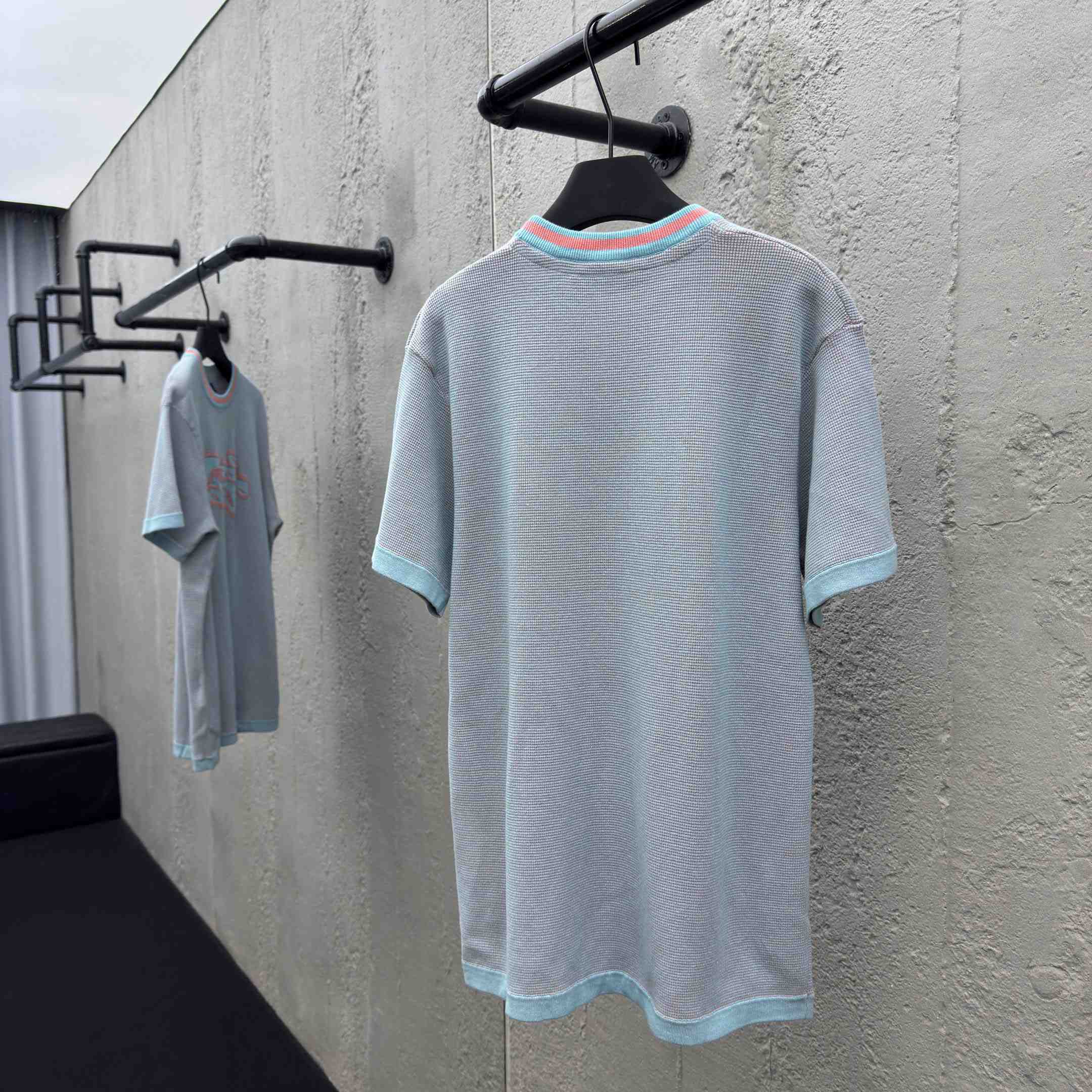 Louis Vuitton Graphic Short-Sleeved Crewneck   1AHVNY - DesignerGu