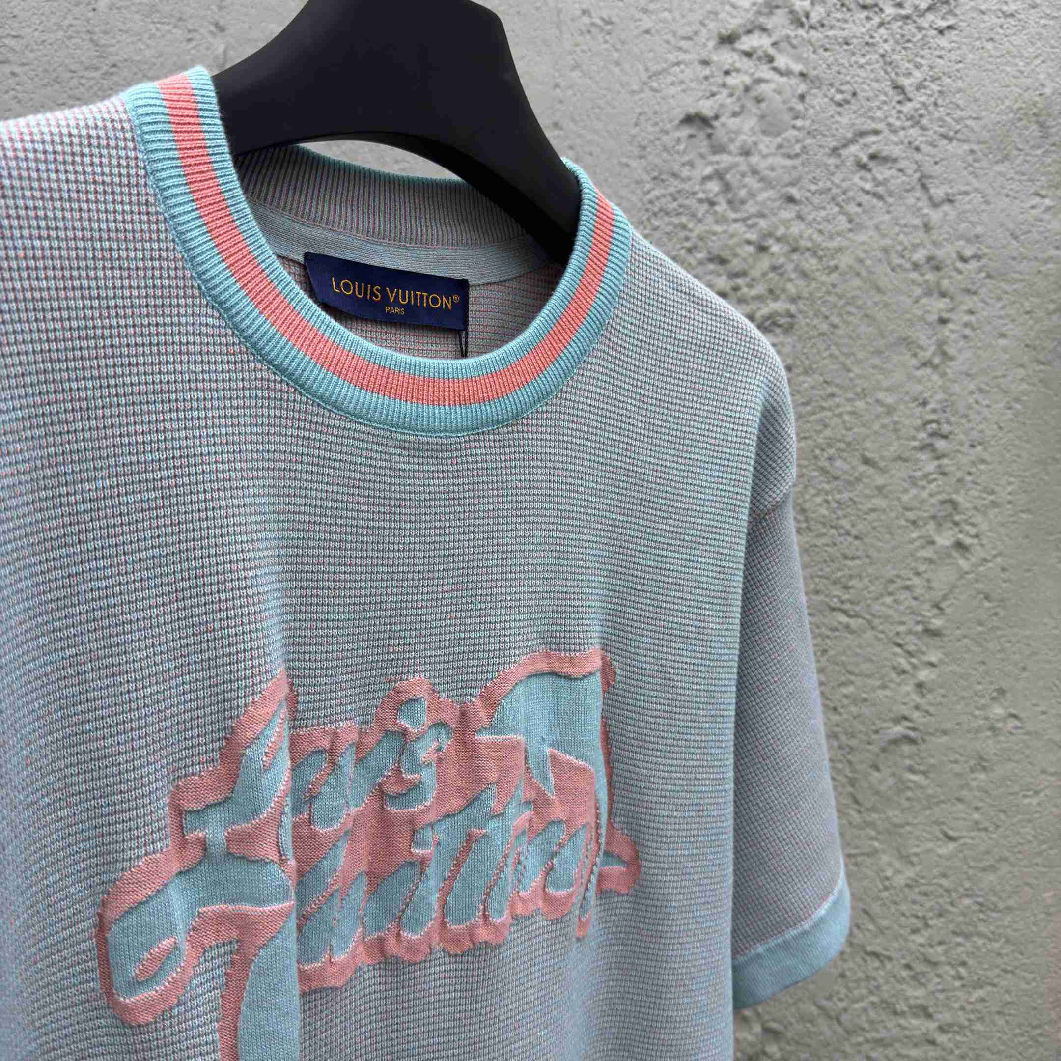 Louis Vuitton Graphic Short-Sleeved Crewneck   1AHVNY - DesignerGu