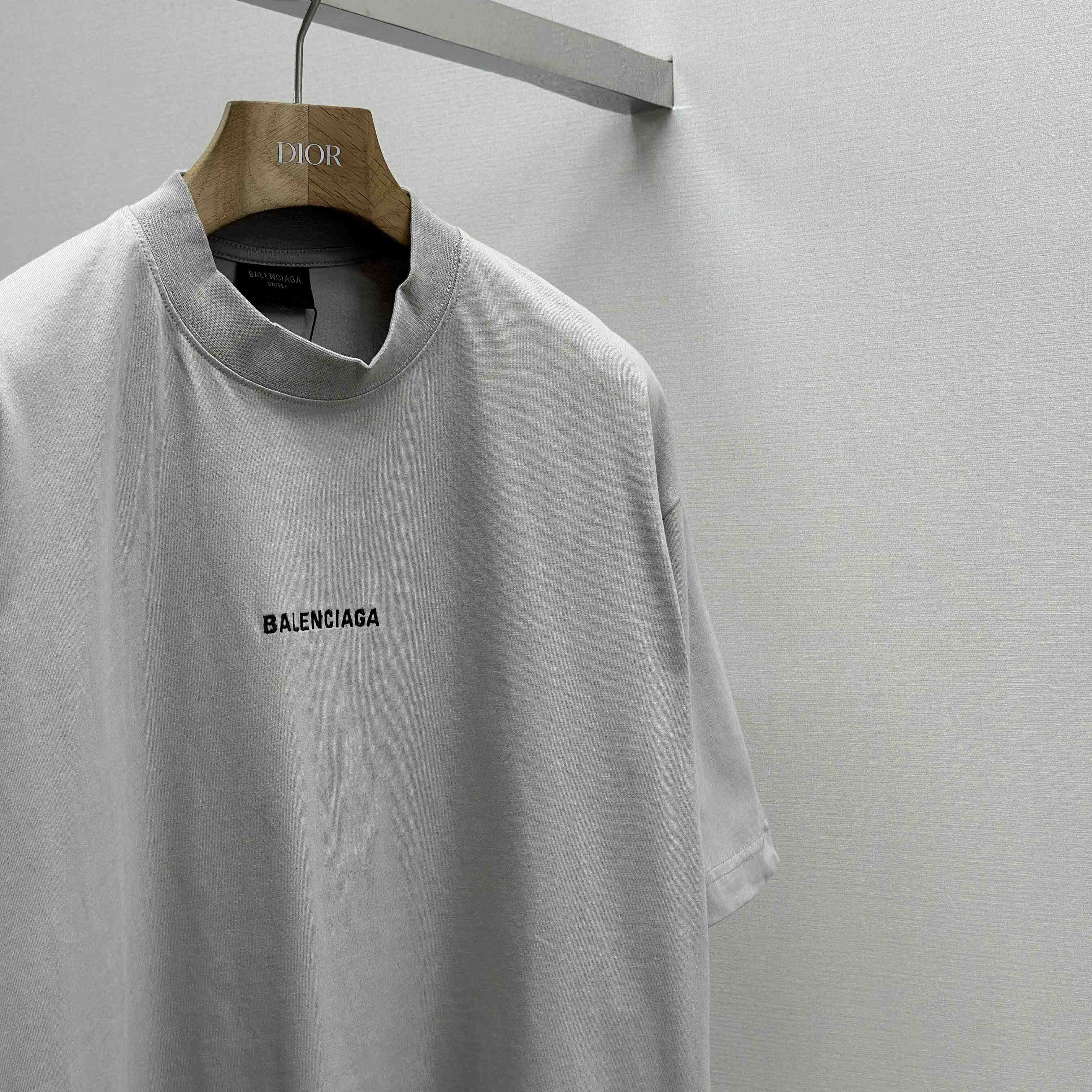 Balenciaga Unisex Medium-fit T-shirt In Vintage-jersey - DesignerGu