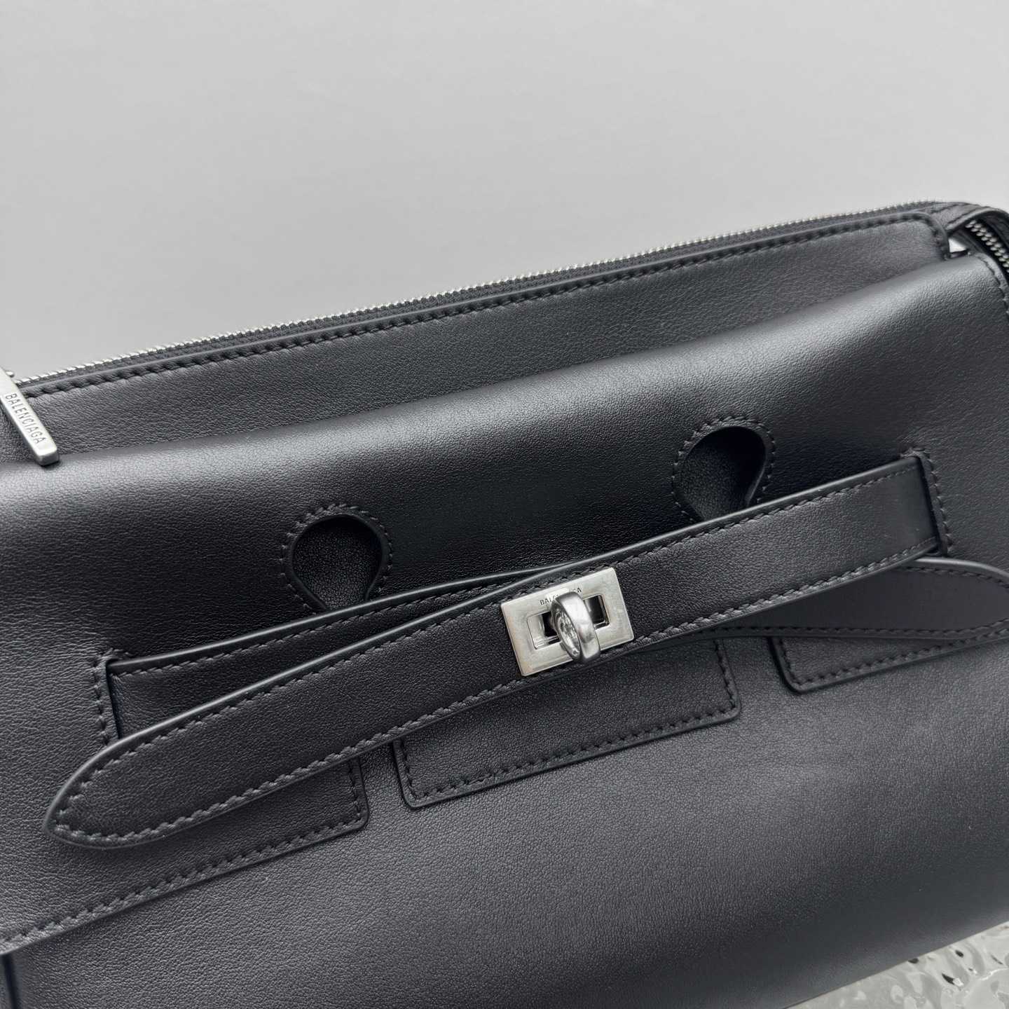 Balenciaga Bel Air Zipped Messenger Bag Small In Black - DesignerGu