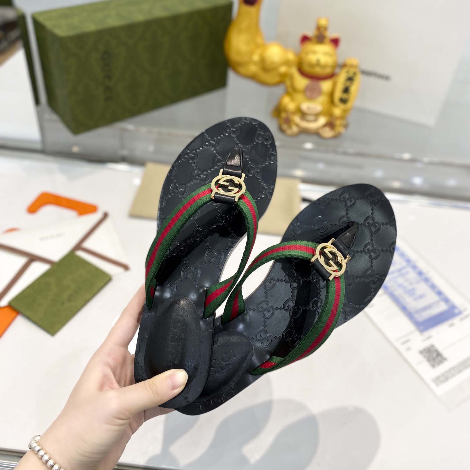 Gucci Thong Sandal With Web - DesignerGu