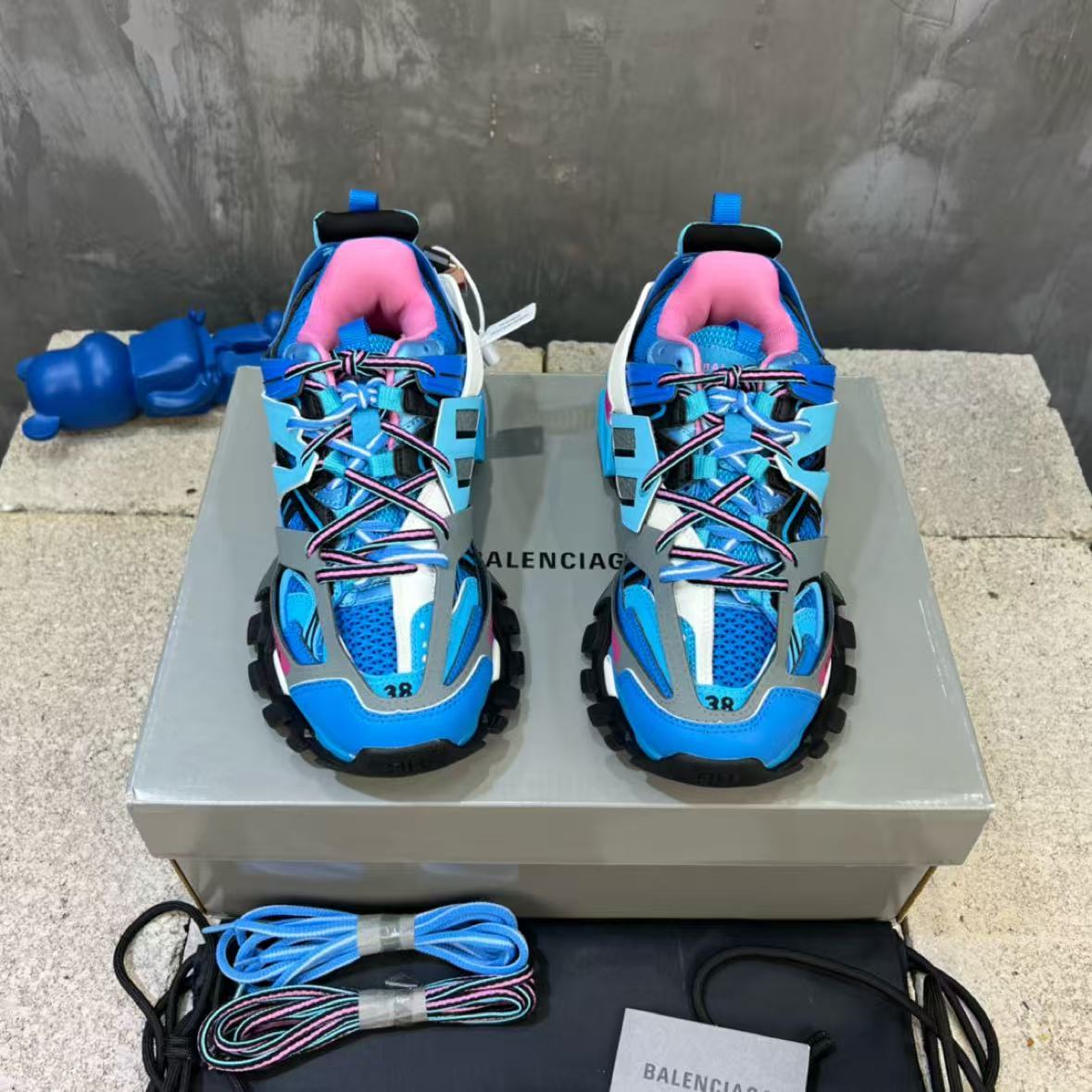 Balenciaga Track Sneakers - DesignerGu