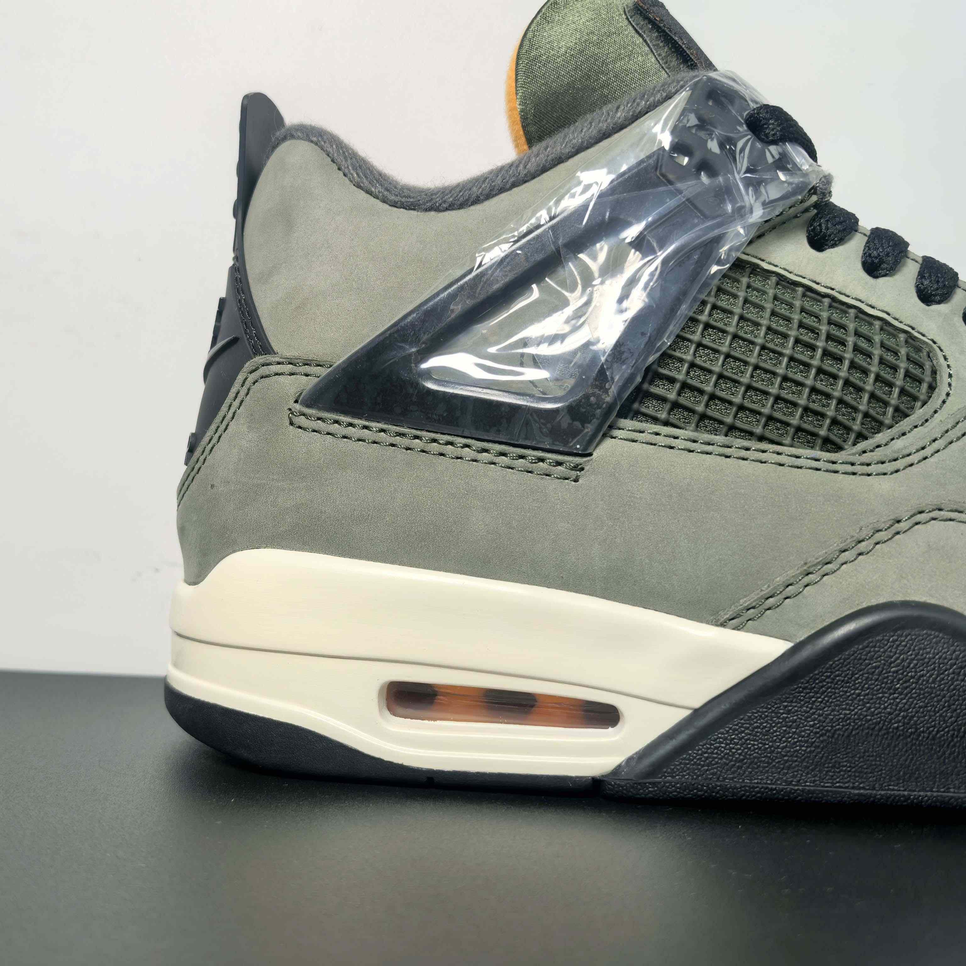 UNDEFEATED x Air Jordan 4 OG IB1519-200 - DesignerGu