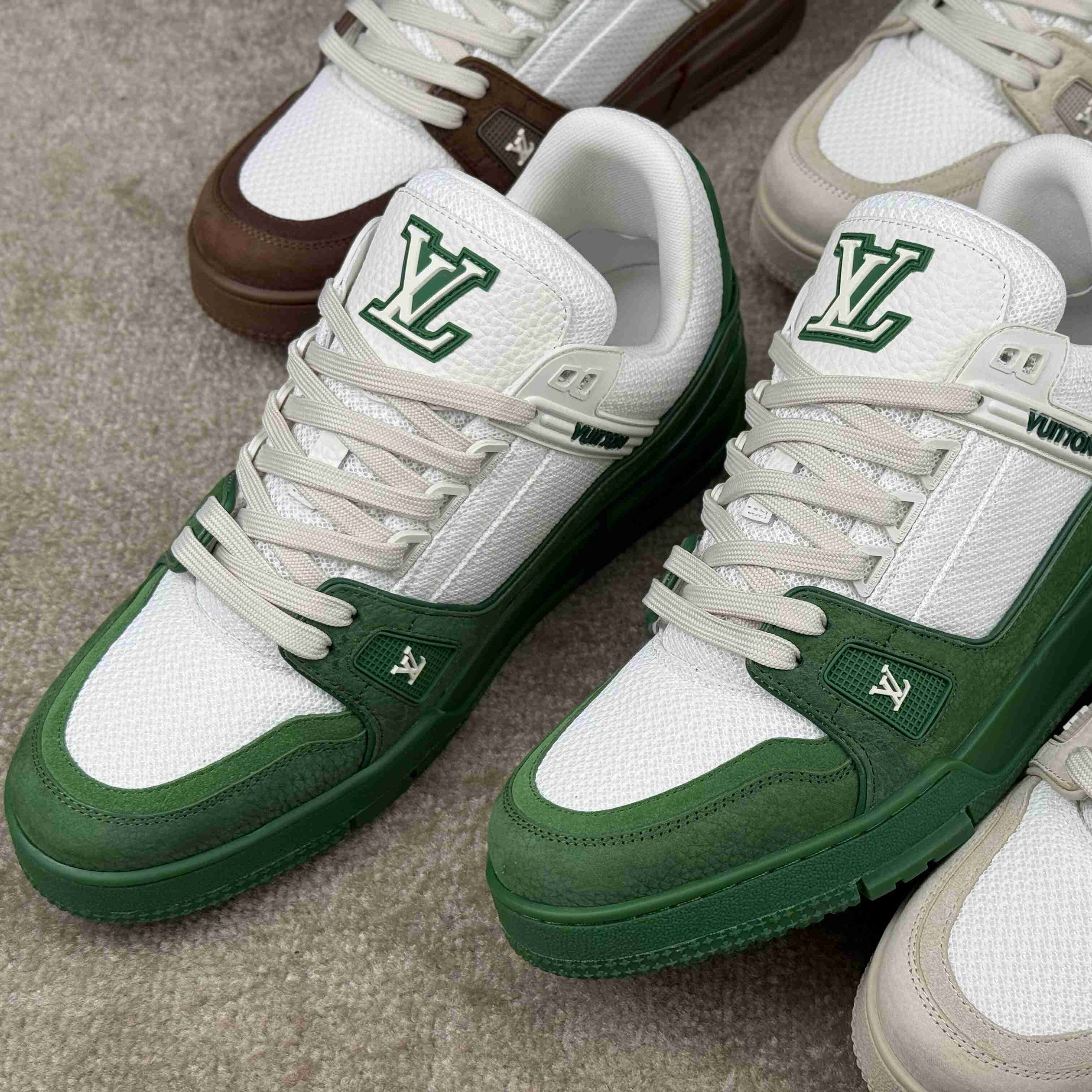 Louis Vuitton LV Trainer Sneaker   1AHTL1 - DesignerGu