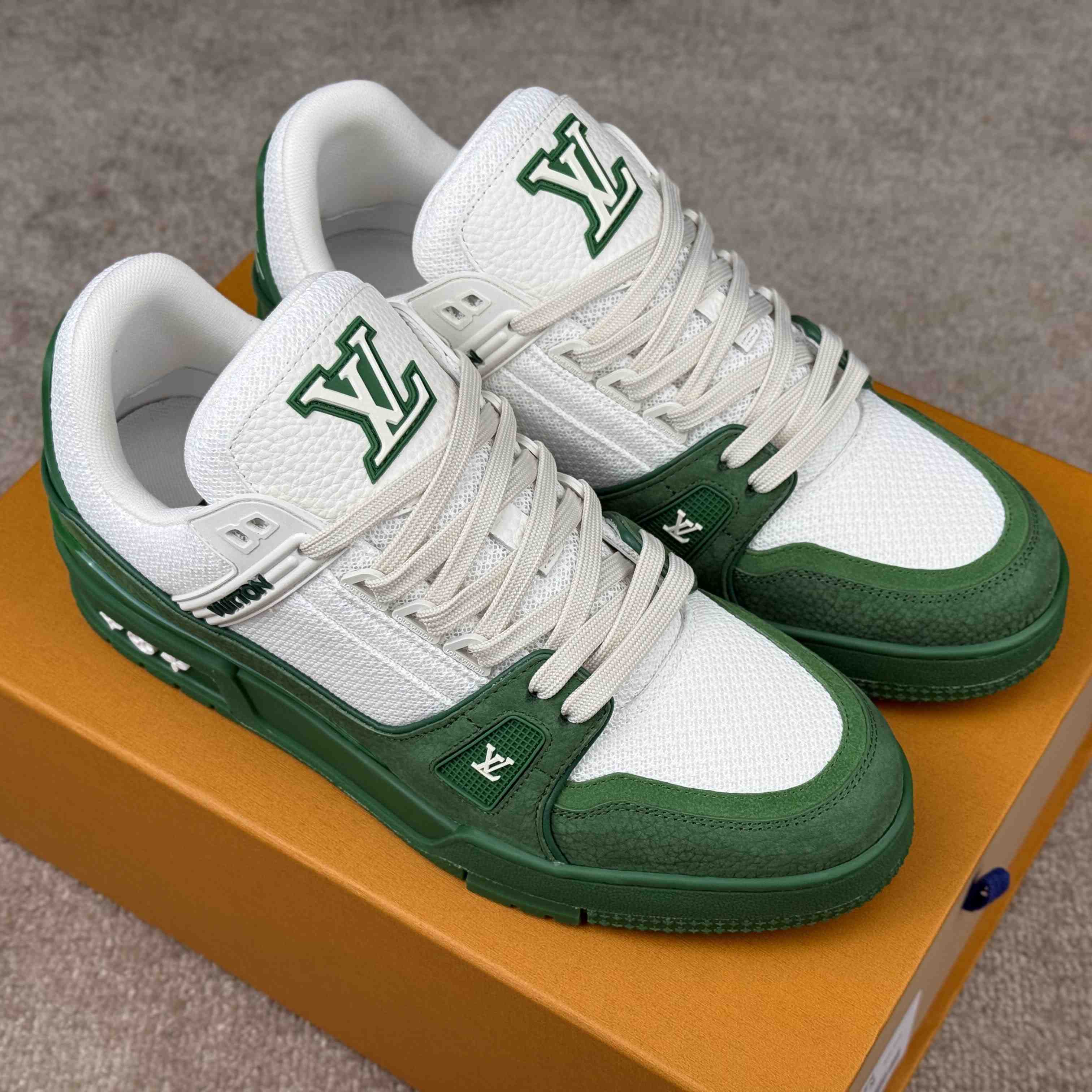 Louis Vuitton LV Trainer Sneaker   1AHTL1 - DesignerGu