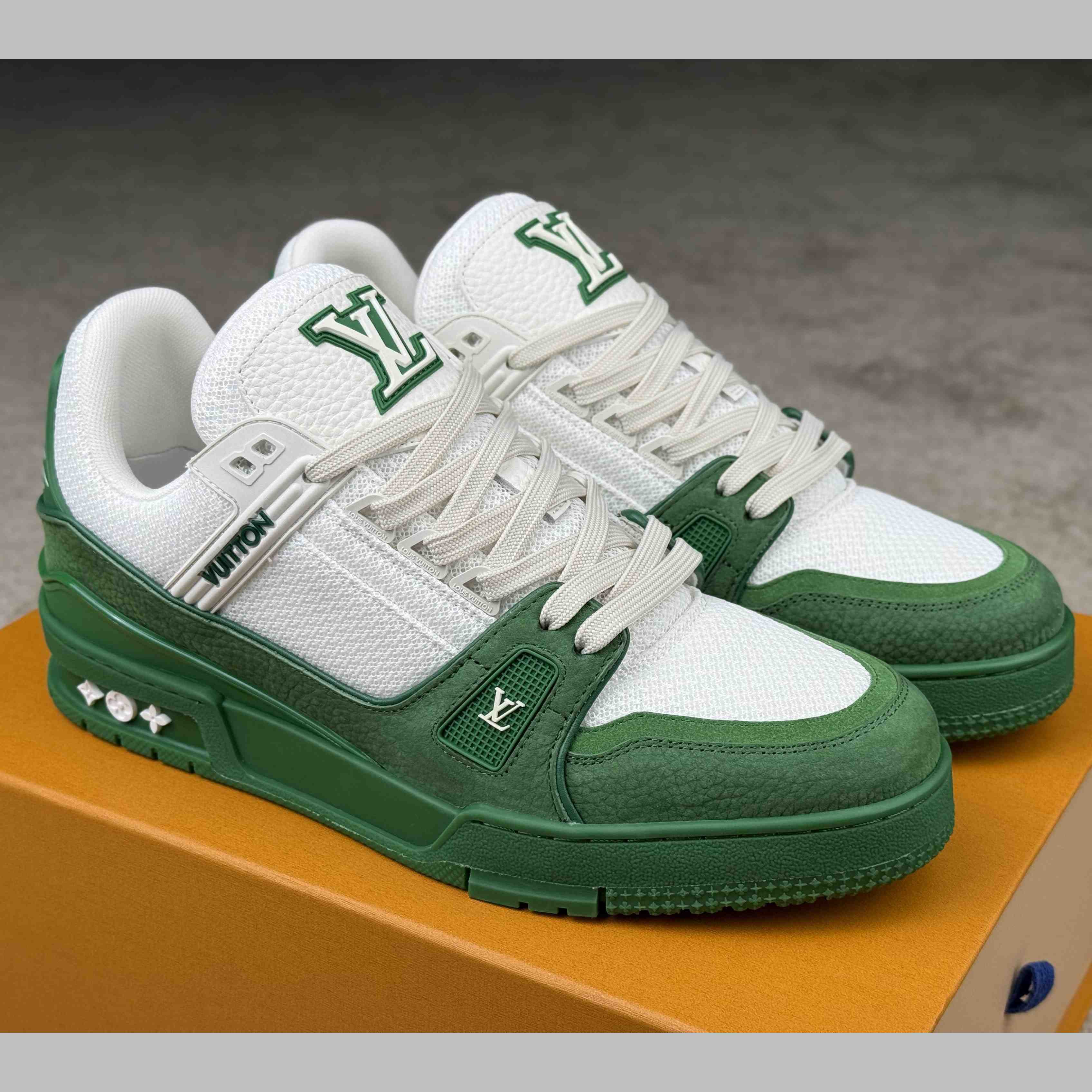 Louis Vuitton LV Trainer Sneaker   1AHTL1 - DesignerGu