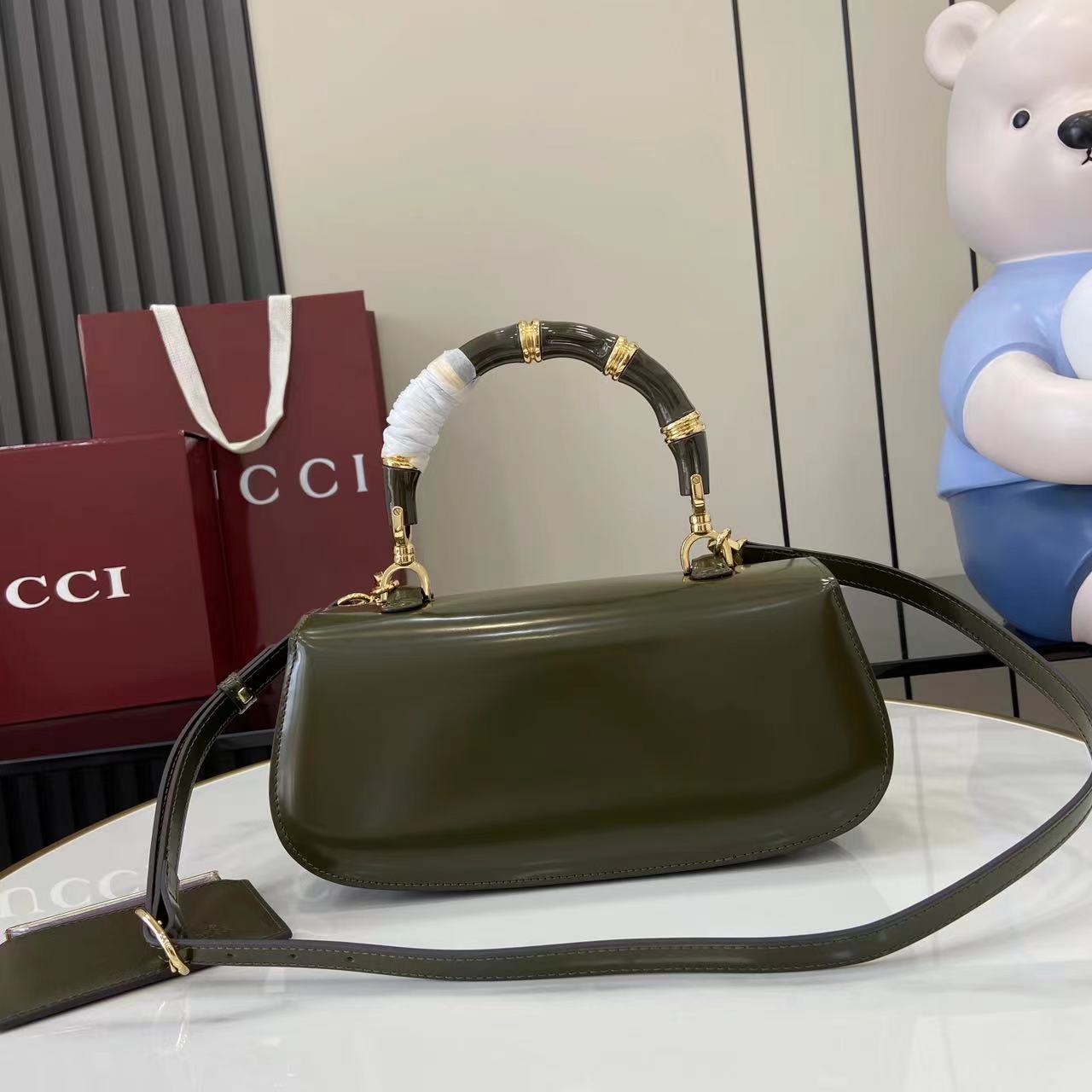 Gucci Bamboo DIva Medium Bag - DesignerGu