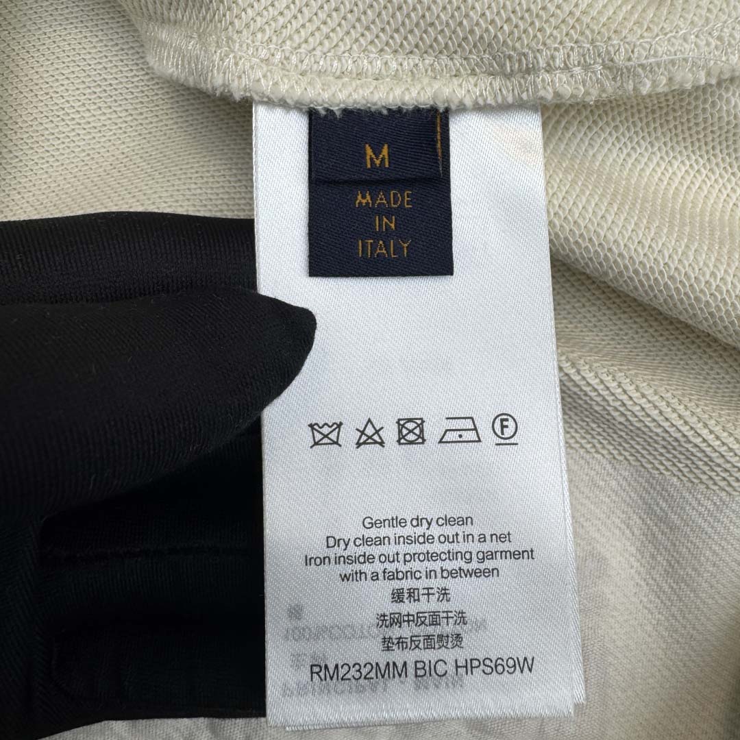 Louis Vuitton Embellished Half Zip Sweatshirt   1AHW29 - DesignerGu