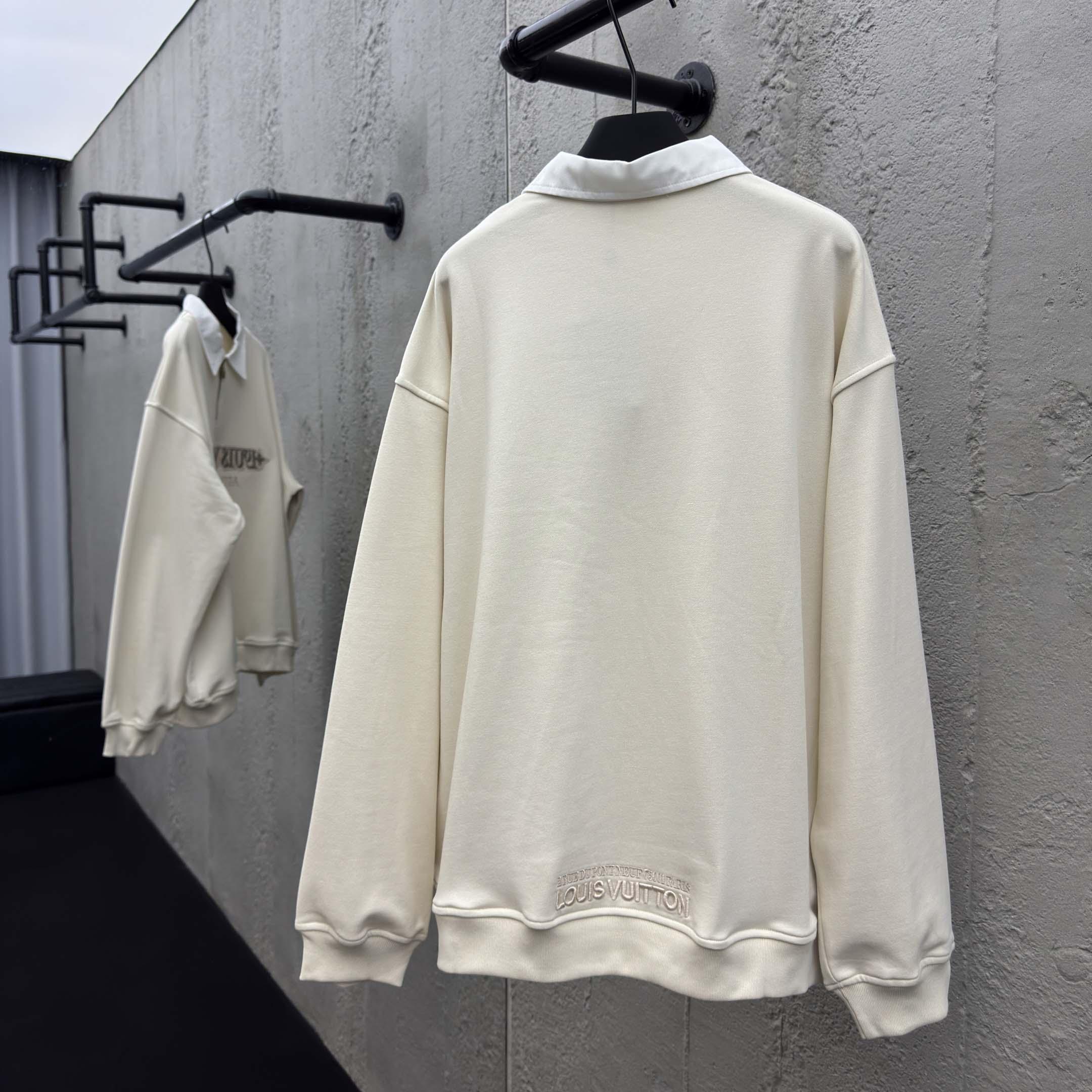 Louis Vuitton Embellished Half Zip Sweatshirt   1AHW29 - DesignerGu