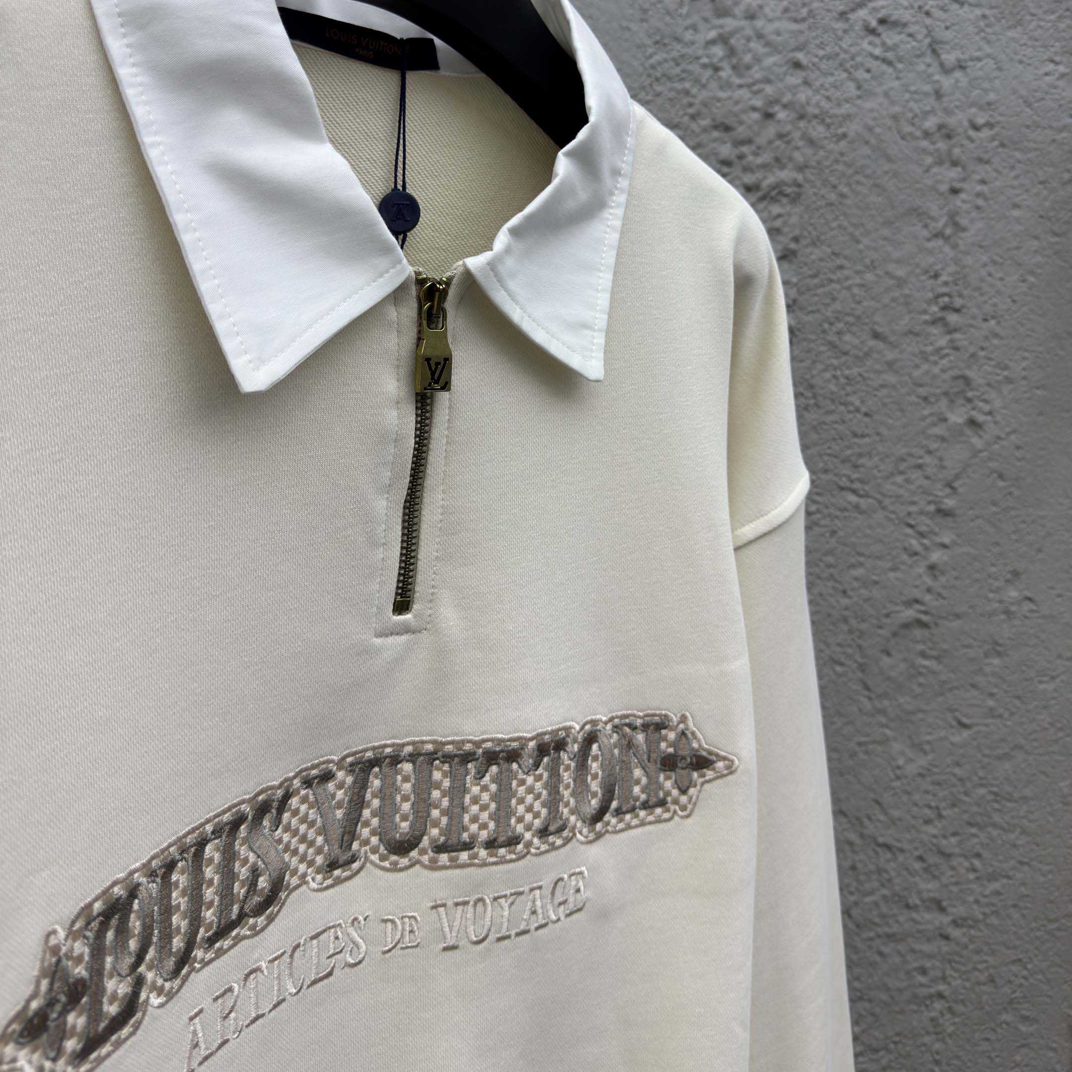 Louis Vuitton Embellished Half Zip Sweatshirt   1AHW29 - DesignerGu