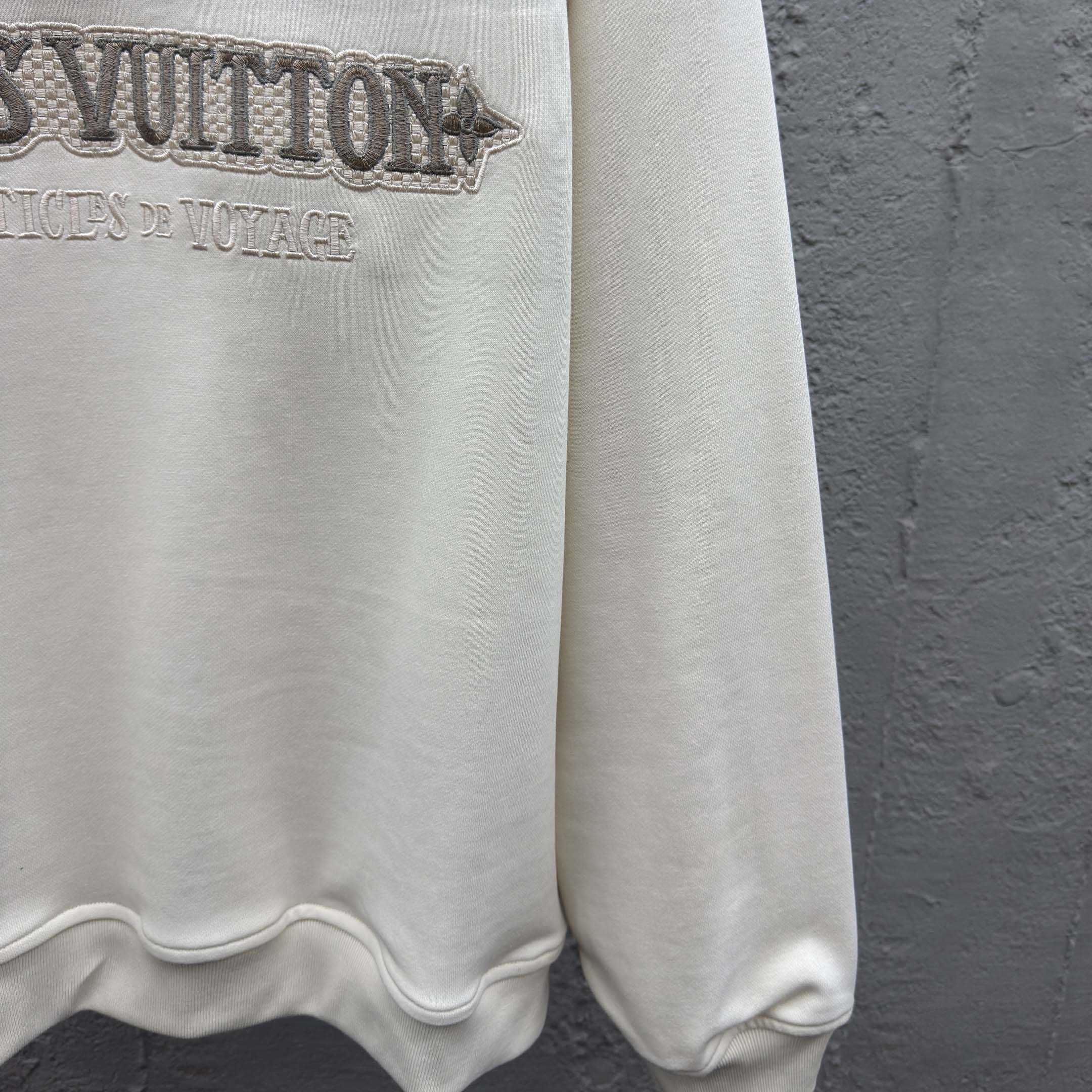 Louis Vuitton Embellished Half Zip Sweatshirt   1AHW29 - DesignerGu