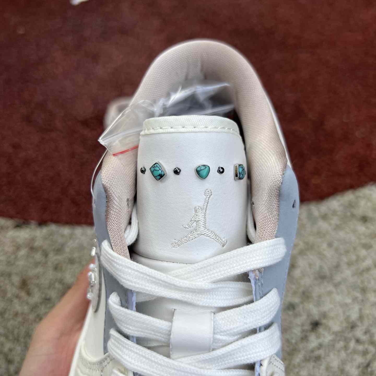 Jordan Air Jordan 1 Low   IH7323-100 - DesignerGu