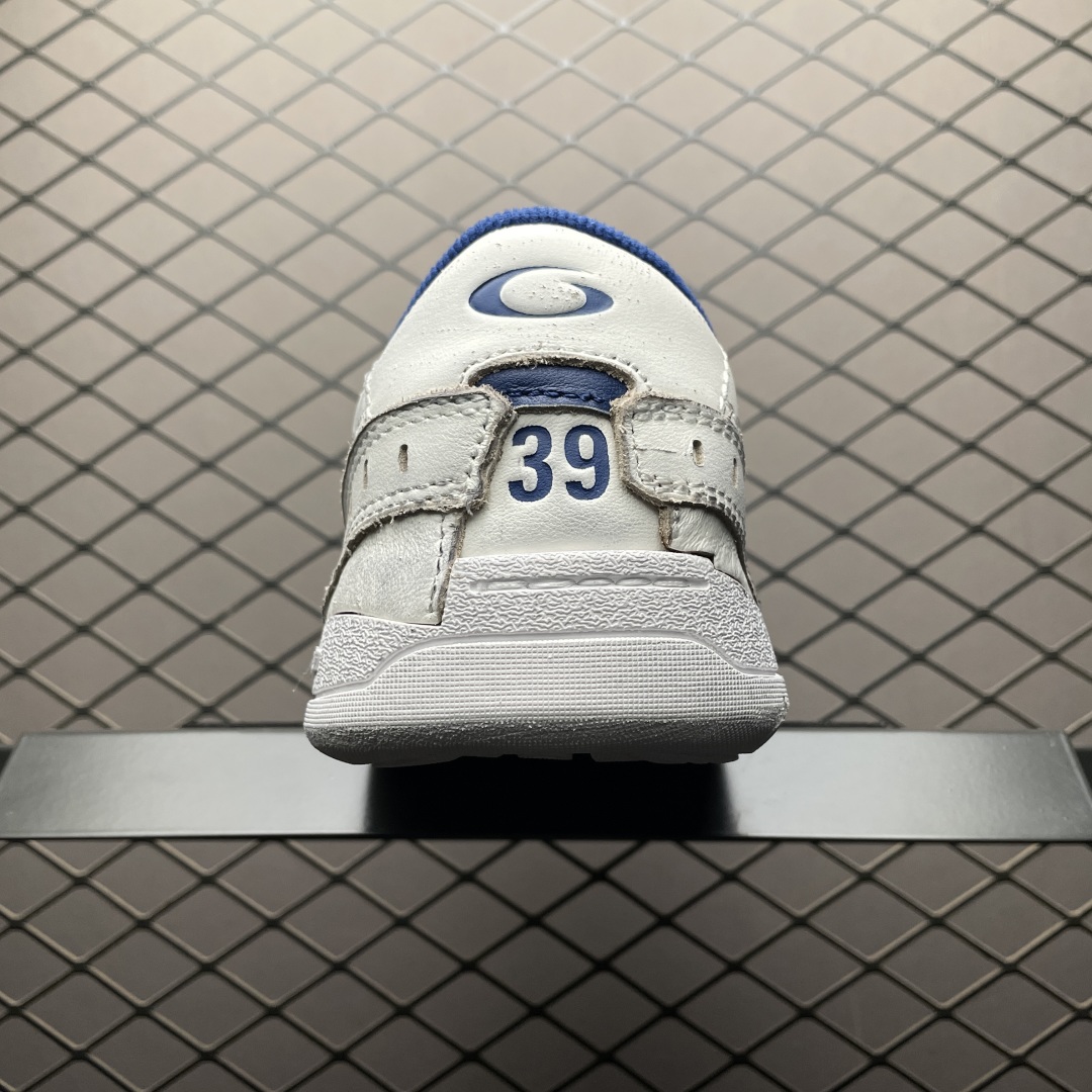 Balenciaga Hamptons Worn-Out Sneaker In White, Dark Blue And Grey Cowskin And Polyester - DesignerGu