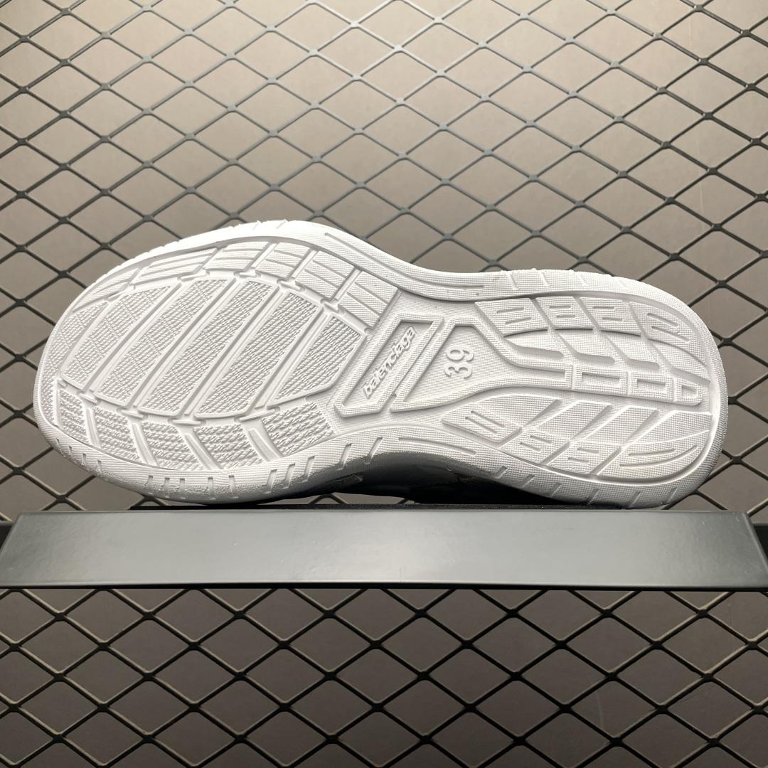 Balenciaga Hamptons Worn-Out Sneaker In White, Dark Blue And Grey Cowskin And Polyester - DesignerGu