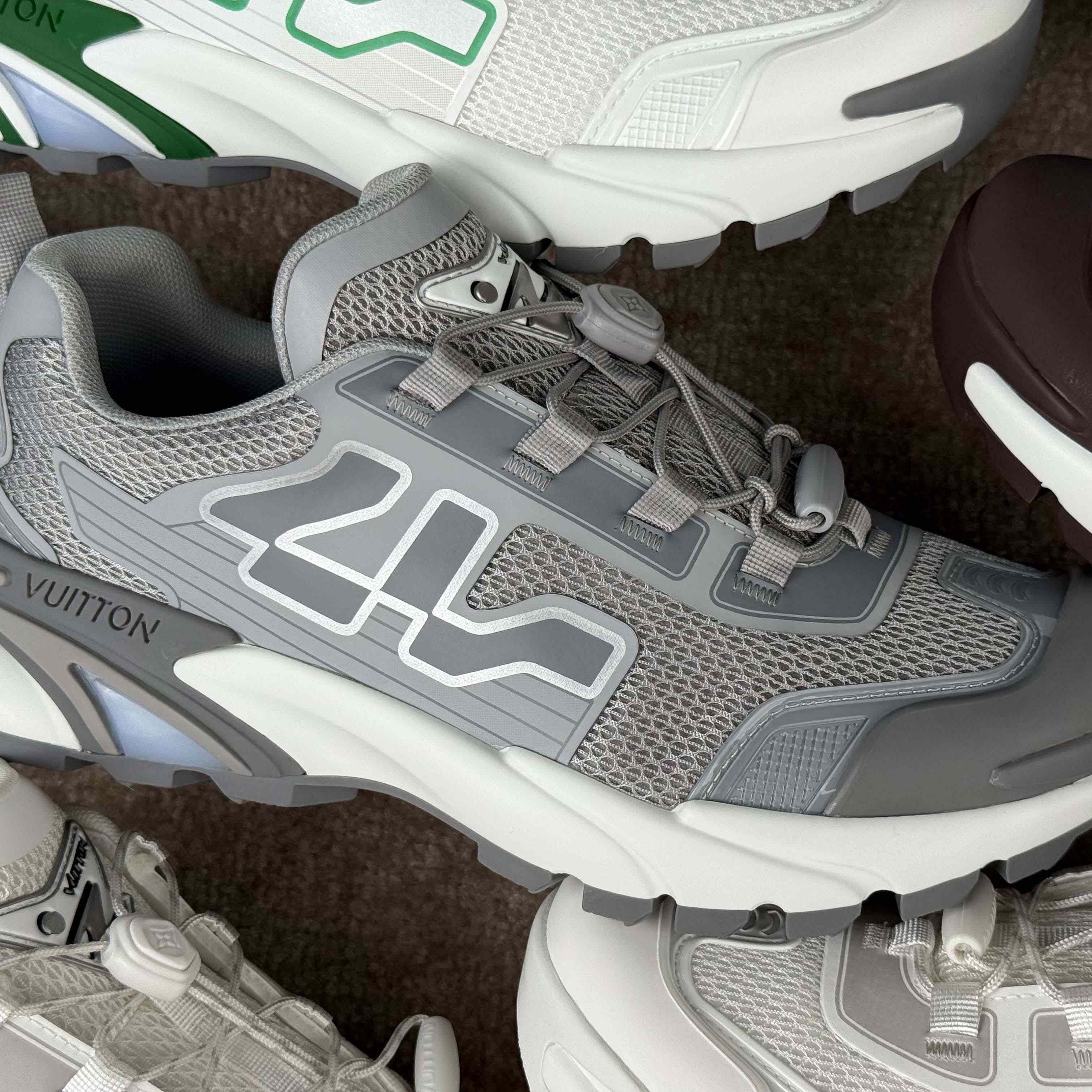 Louis Vuitton LV Runner Tatic Sneaker     1AHA88 - DesignerGu