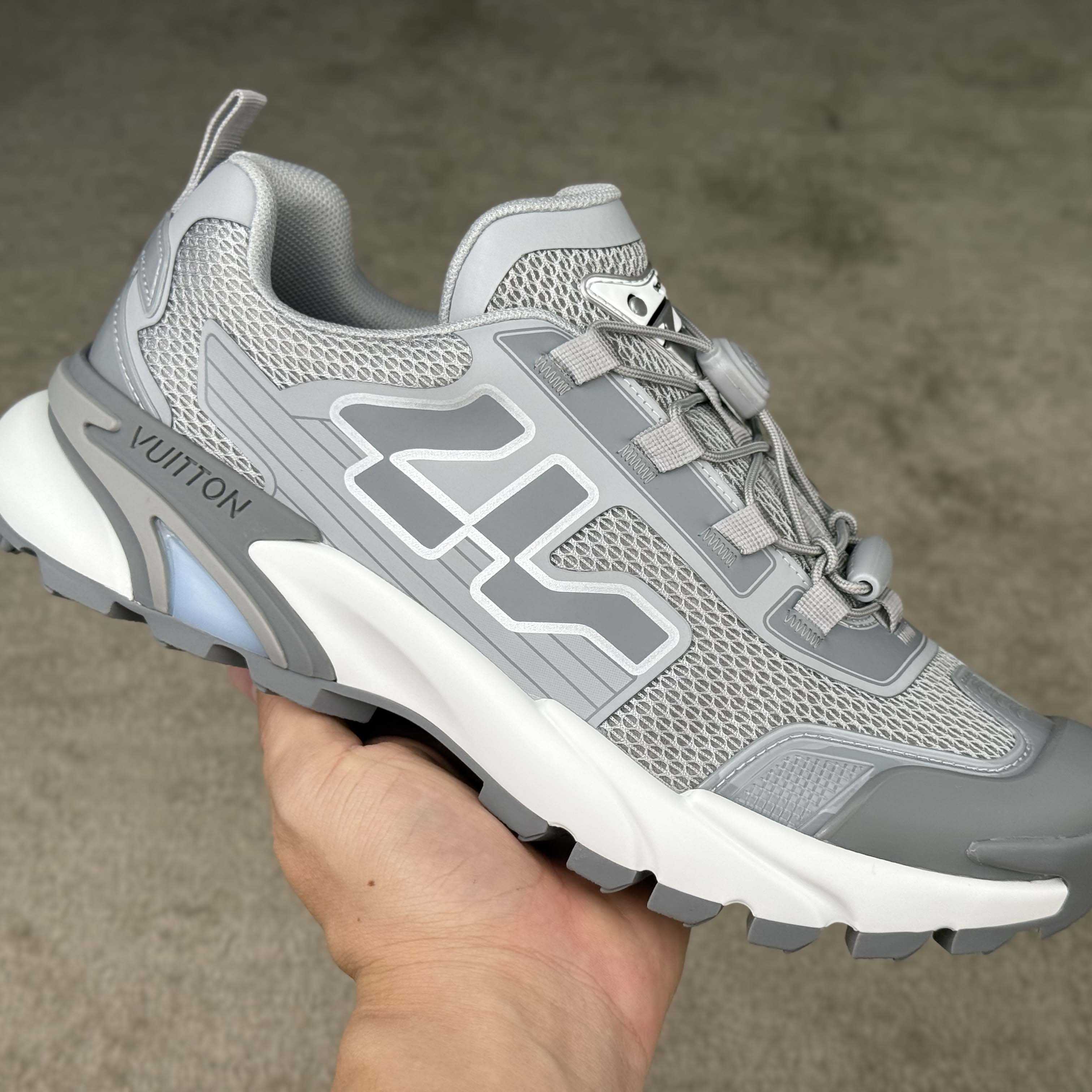 Louis Vuitton LV Runner Tatic Sneaker     1AHA88 - DesignerGu