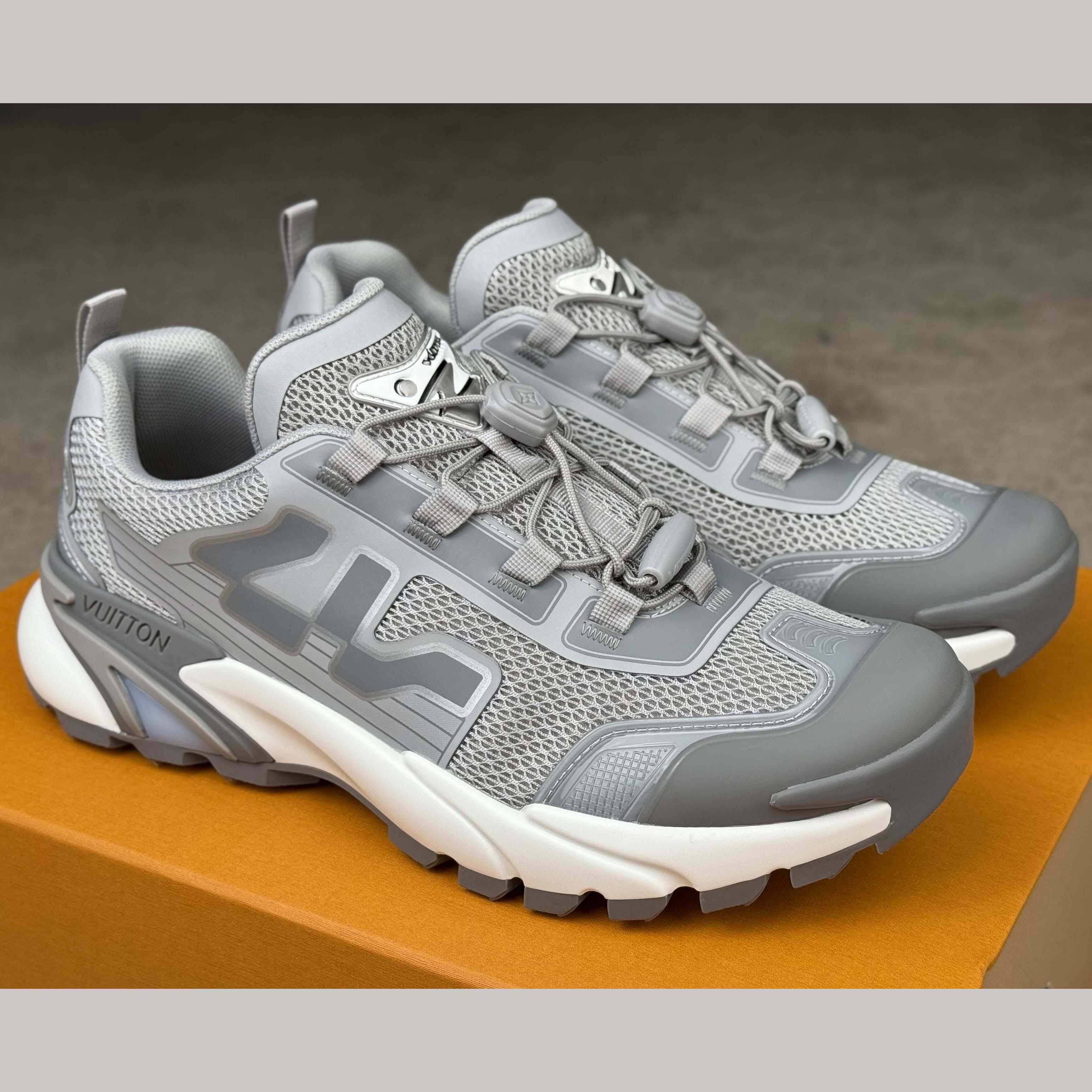 Louis Vuitton LV Runner Tatic Sneaker     1AHA88 - DesignerGu