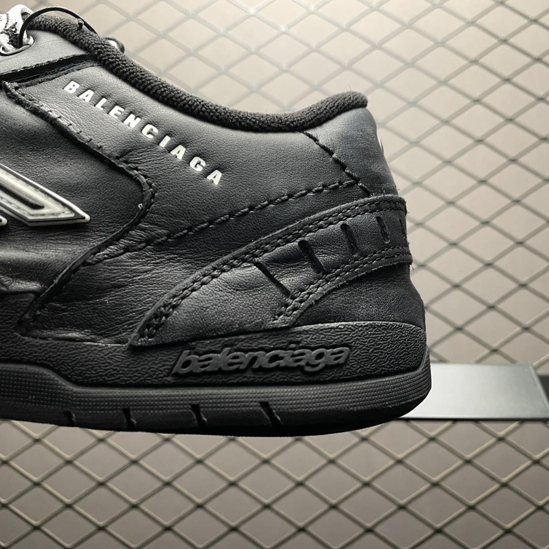 Balenciaga Hamptons Worn-Out Sneaker In Black Cowskin And Polyester - DesignerGu