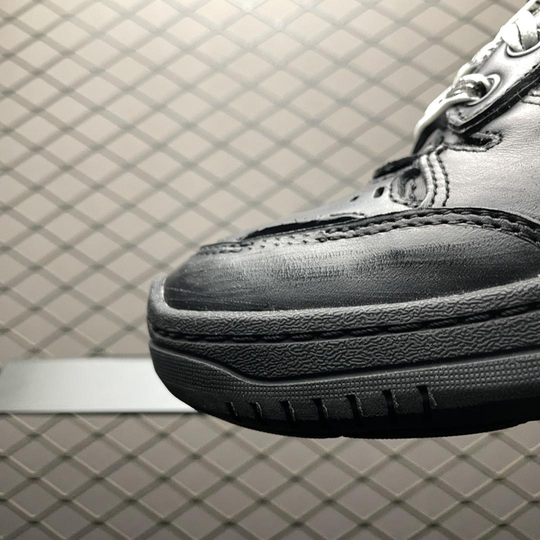 Balenciaga Hamptons Worn-Out Sneaker In Black Cowskin And Polyester - DesignerGu