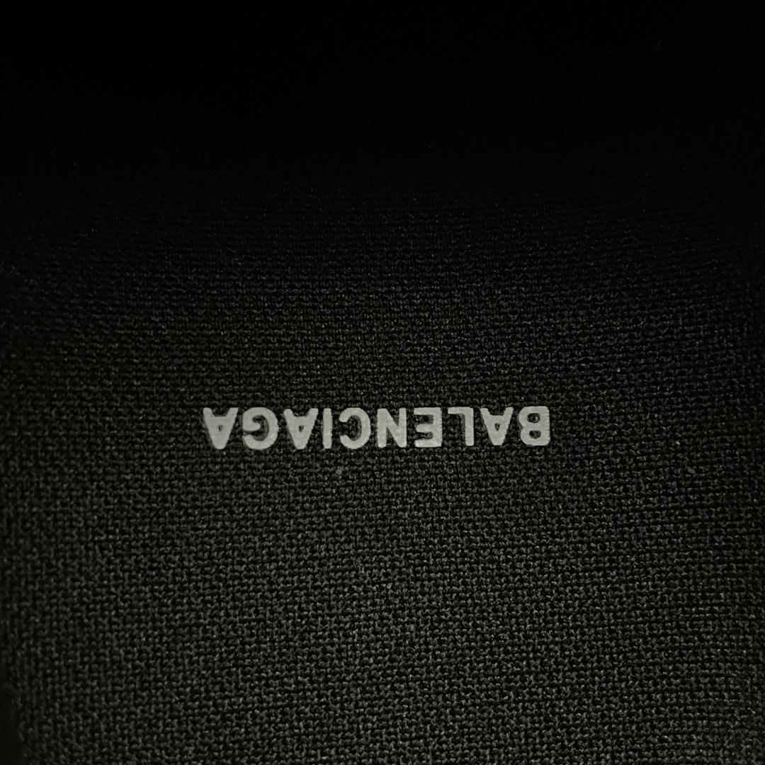 Balenciaga Hamptons Worn-Out Sneaker In Black Cowskin And Polyester - DesignerGu