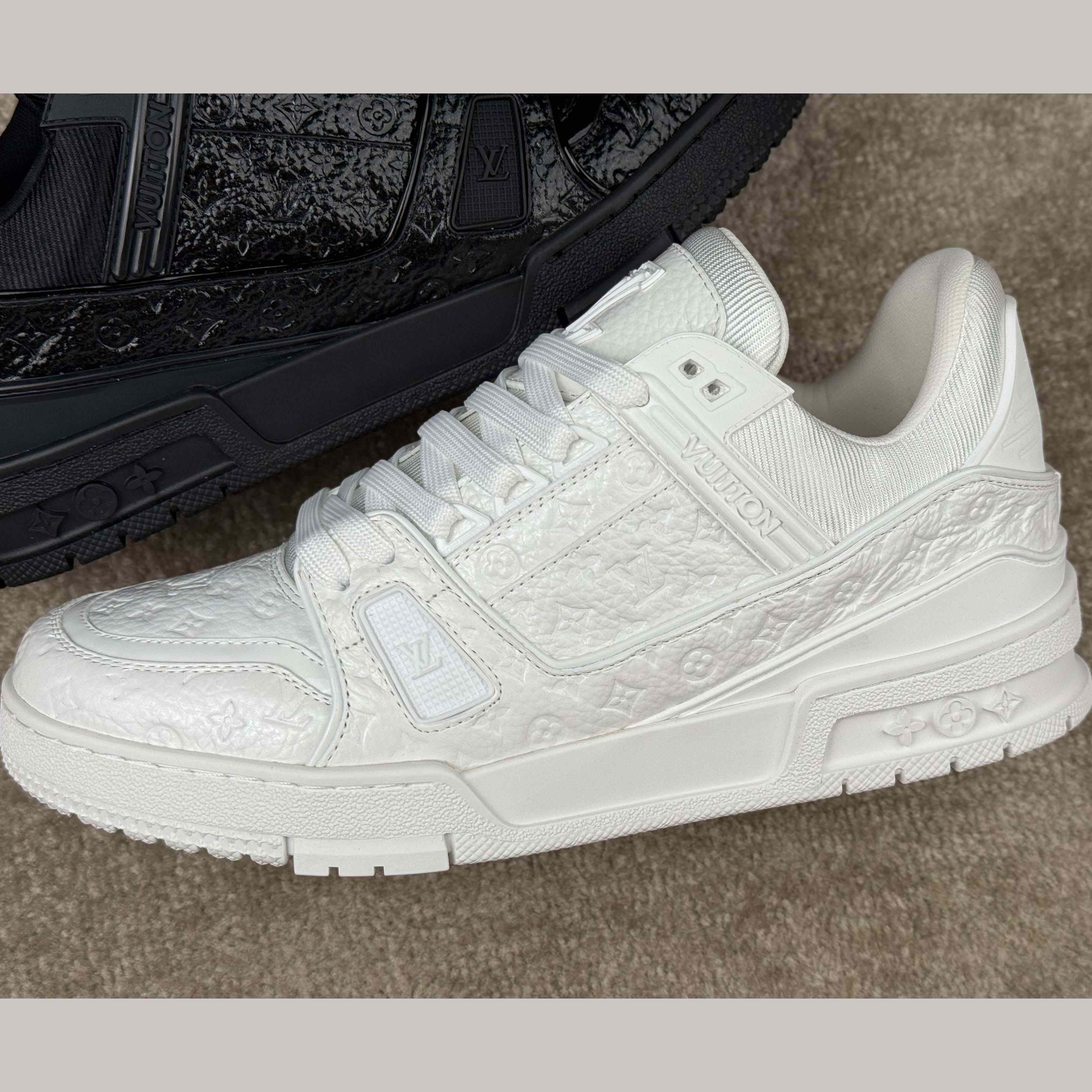 Louis Vuitton LV Trainer Sneaker   1AHT82 - DesignerGu