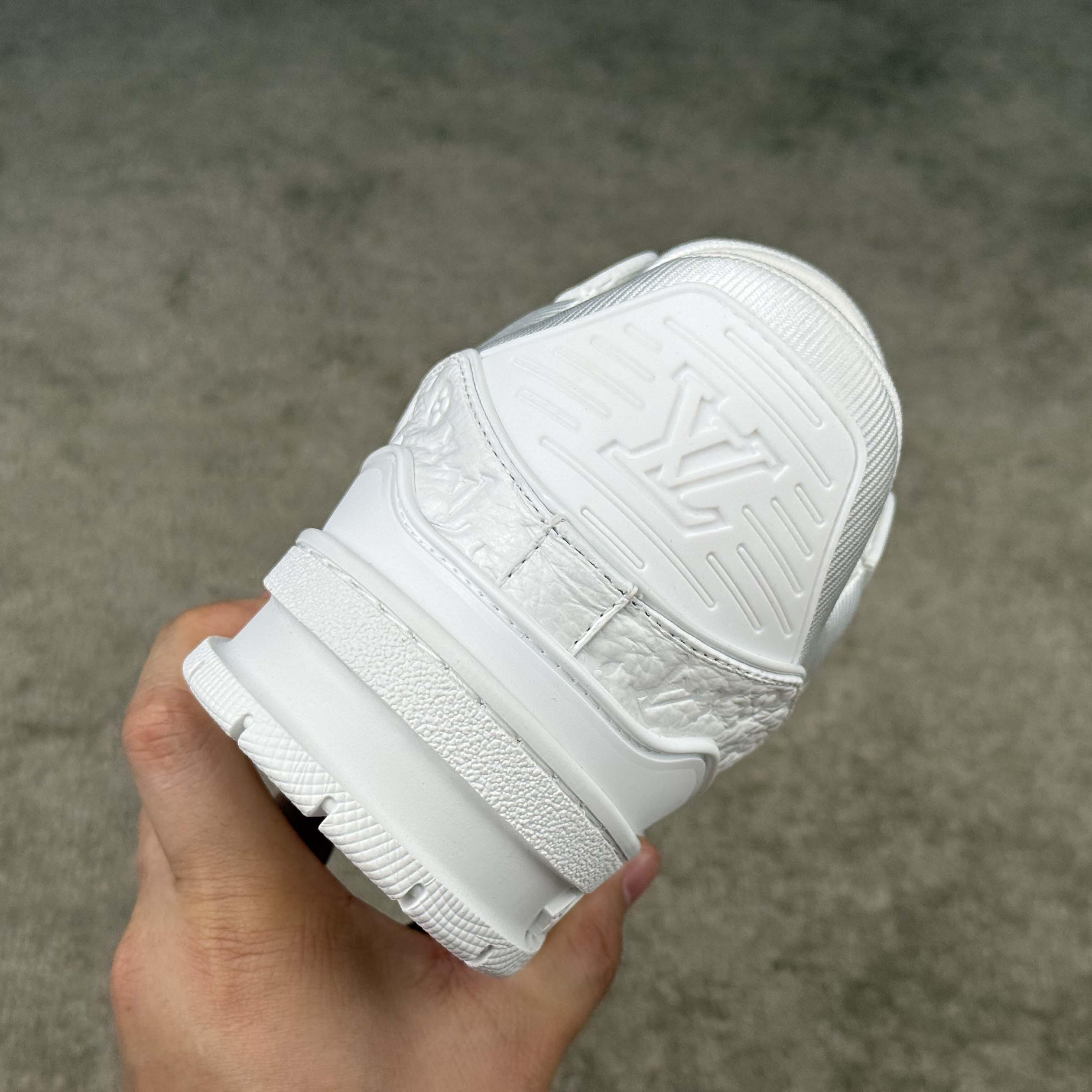 Louis Vuitton LV Trainer Sneaker   1AHT82 - DesignerGu