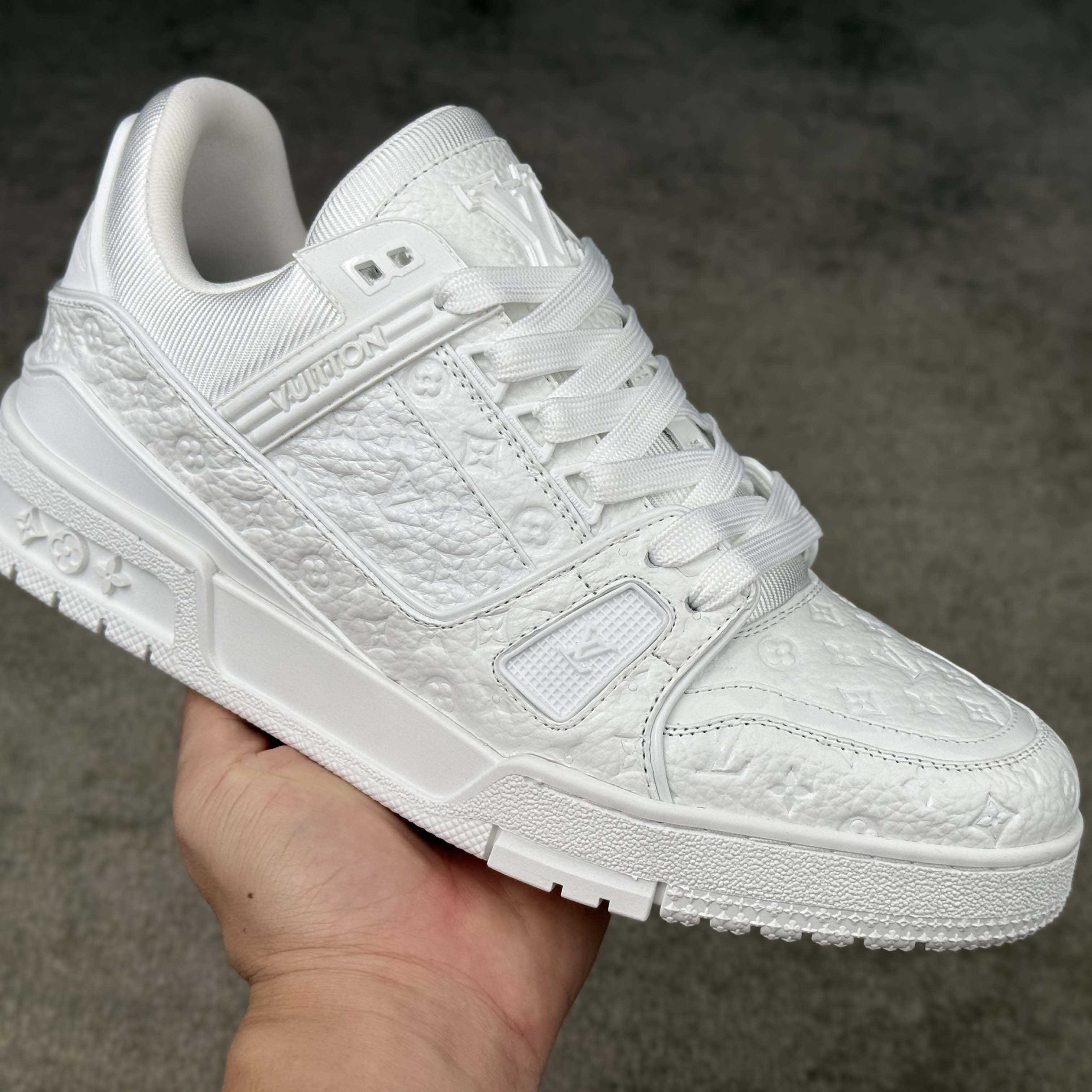 Louis Vuitton LV Trainer Sneaker   1AHT82 - DesignerGu