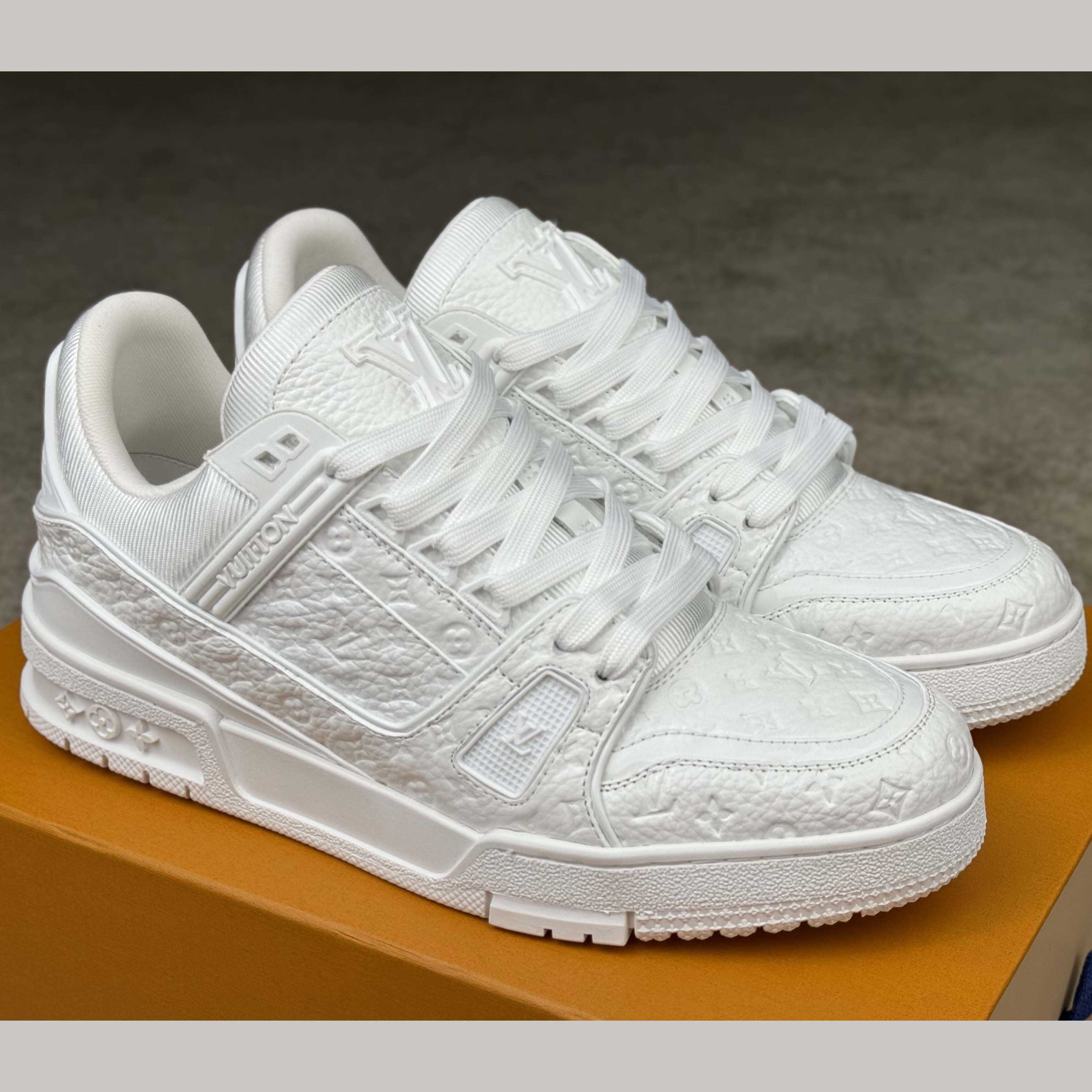 Louis Vuitton LV Trainer Sneaker   1AHT82 - DesignerGu